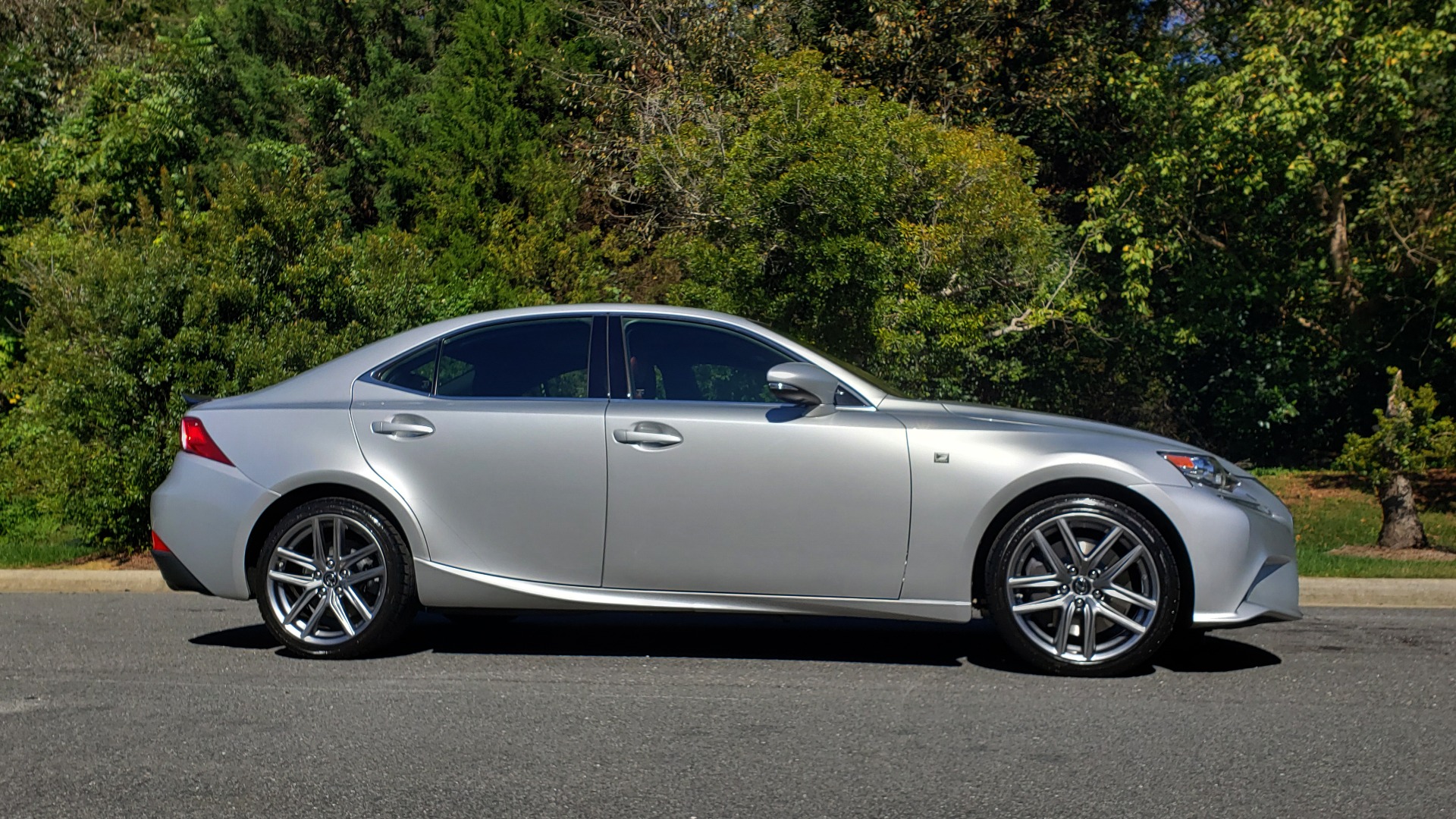 Used 2015 Lexus IS 350 F-SPORT / AWD / NAV / SUNROOF / BSM / REARVIEW for sale Sold at Formula Imports in Charlotte NC 28227 5