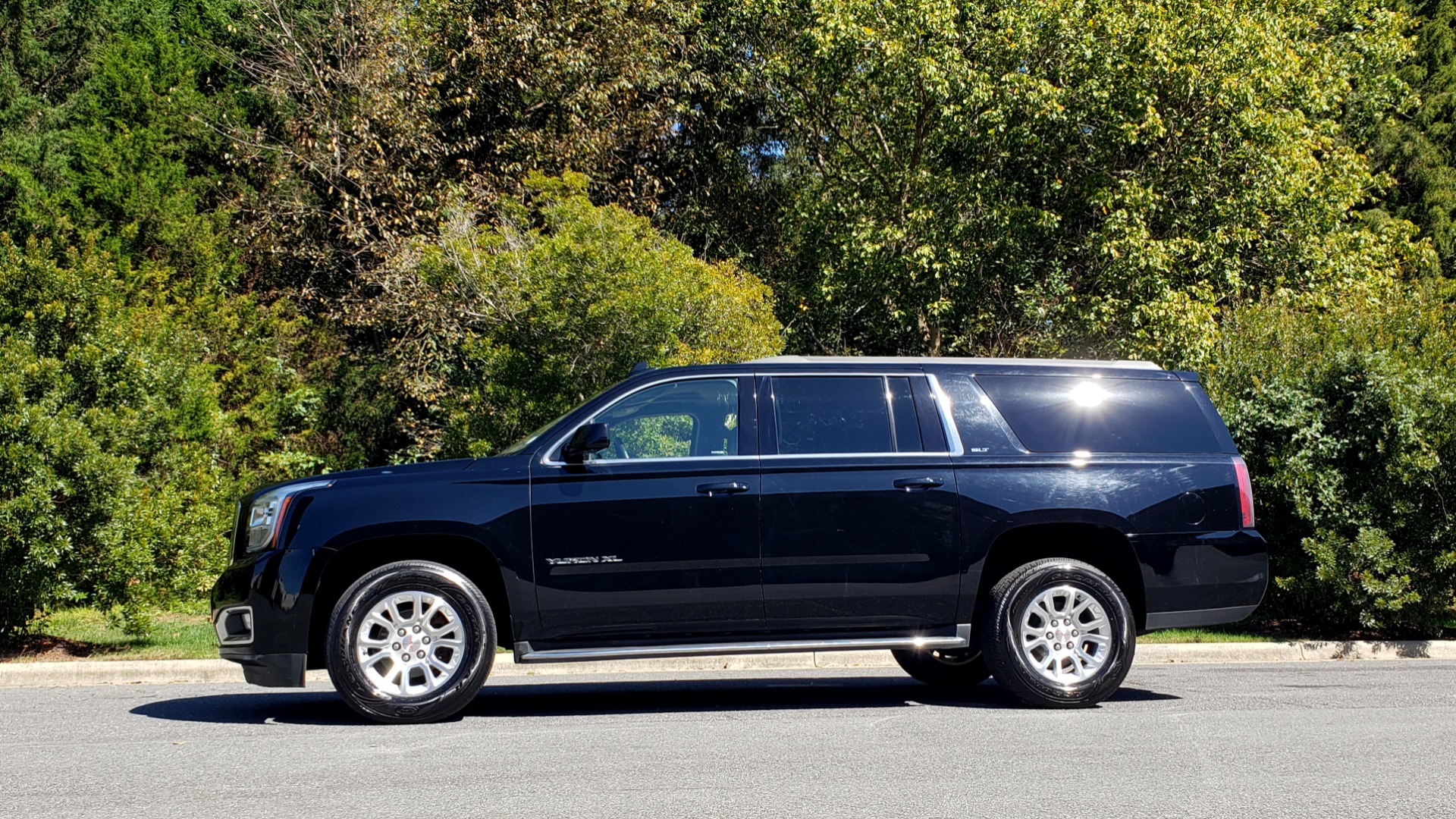 Used 2016 GMC YUKON XL SLT / NAV / BOSE / 3-ROWS - SEATS 8 / REARVIEW for sale Sold at Formula Imports in Charlotte NC 28227 2