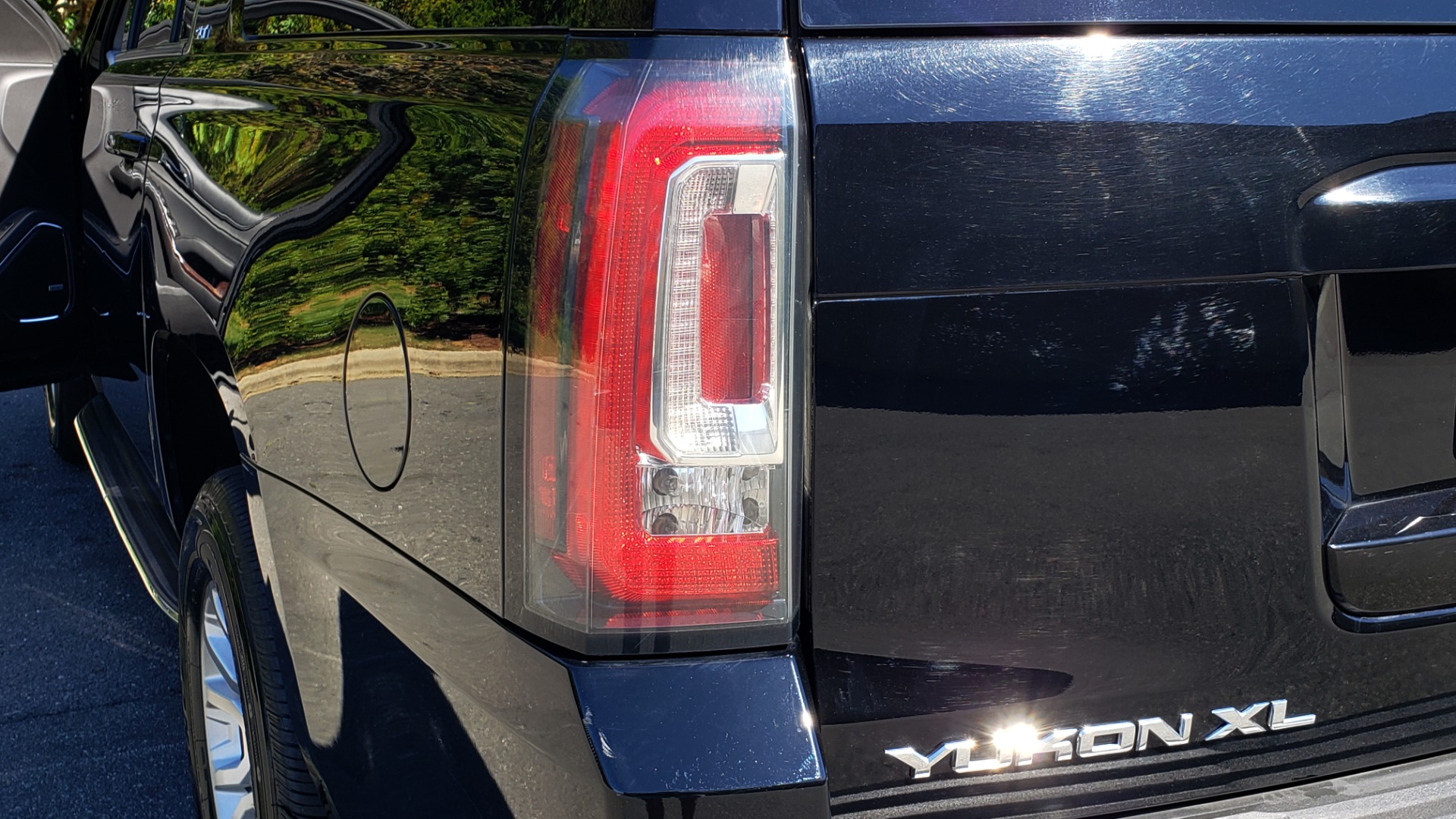 Used 2016 GMC YUKON XL SLT / NAV / BOSE / 3-ROWS - SEATS 8 / REARVIEW for sale Sold at Formula Imports in Charlotte NC 28227 32