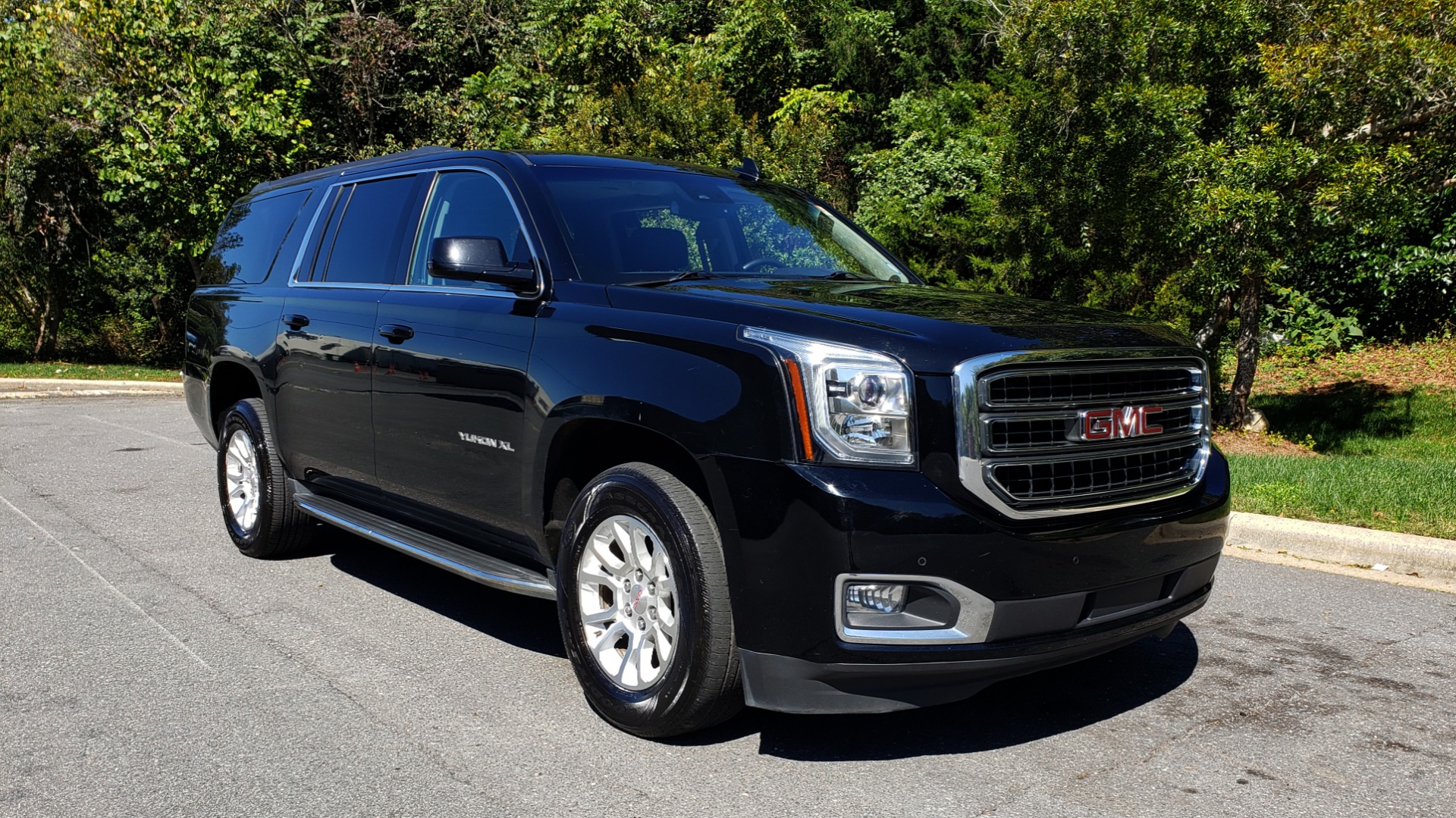Used 2016 GMC YUKON XL SLT / NAV / BOSE / 3-ROWS - SEATS 8 / REARVIEW for sale Sold at Formula Imports in Charlotte NC 28227 4