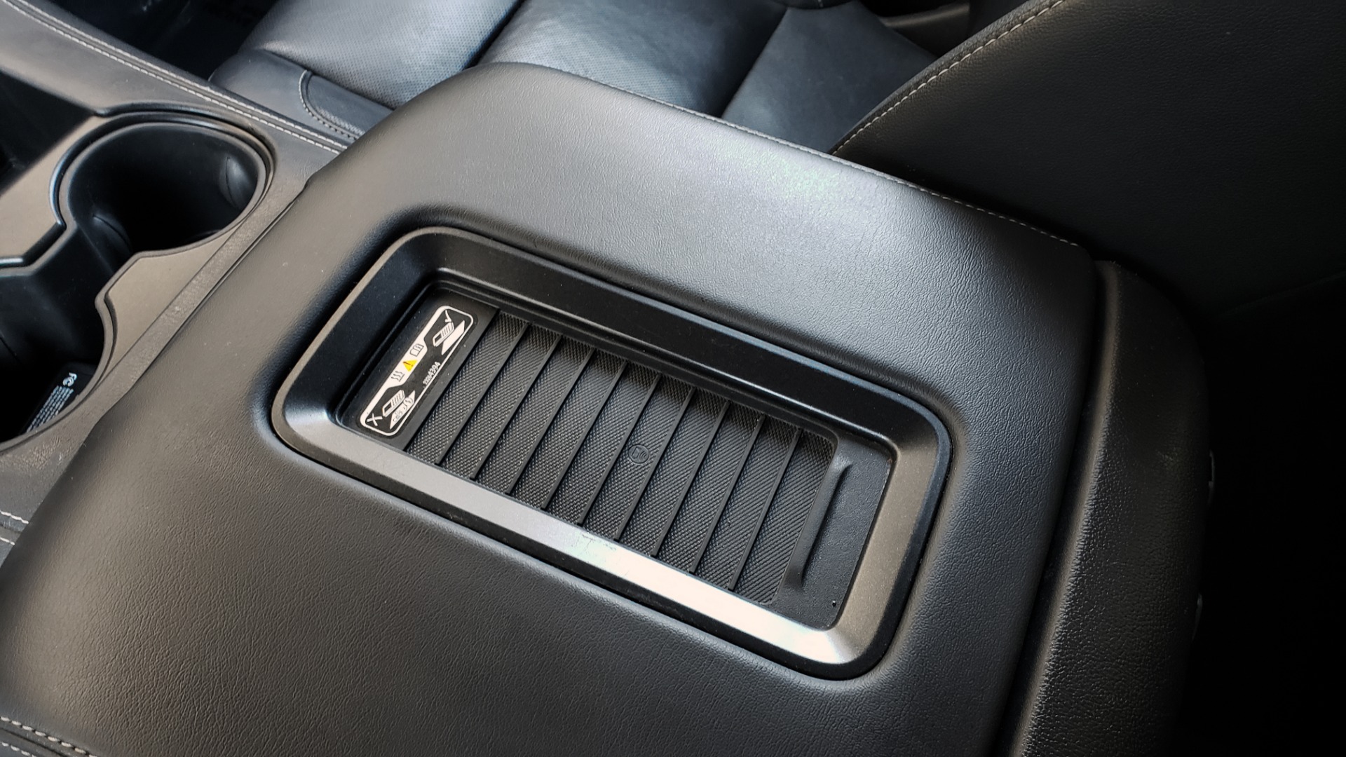 Used 2016 GMC YUKON XL SLT / NAV / BOSE / 3-ROWS - SEATS 8 / REARVIEW for sale Sold at Formula Imports in Charlotte NC 28227 64