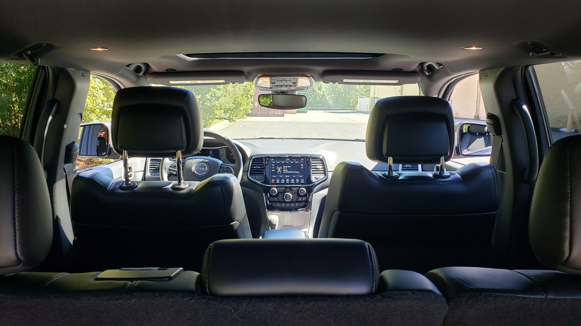 Used 2019 Jeep GRAND CHEROKEE ALTITUDE 4X4 / NAV / WIFI / SUNROOF / REARVIEW for sale Sold at Formula Imports in Charlotte NC 28227 19