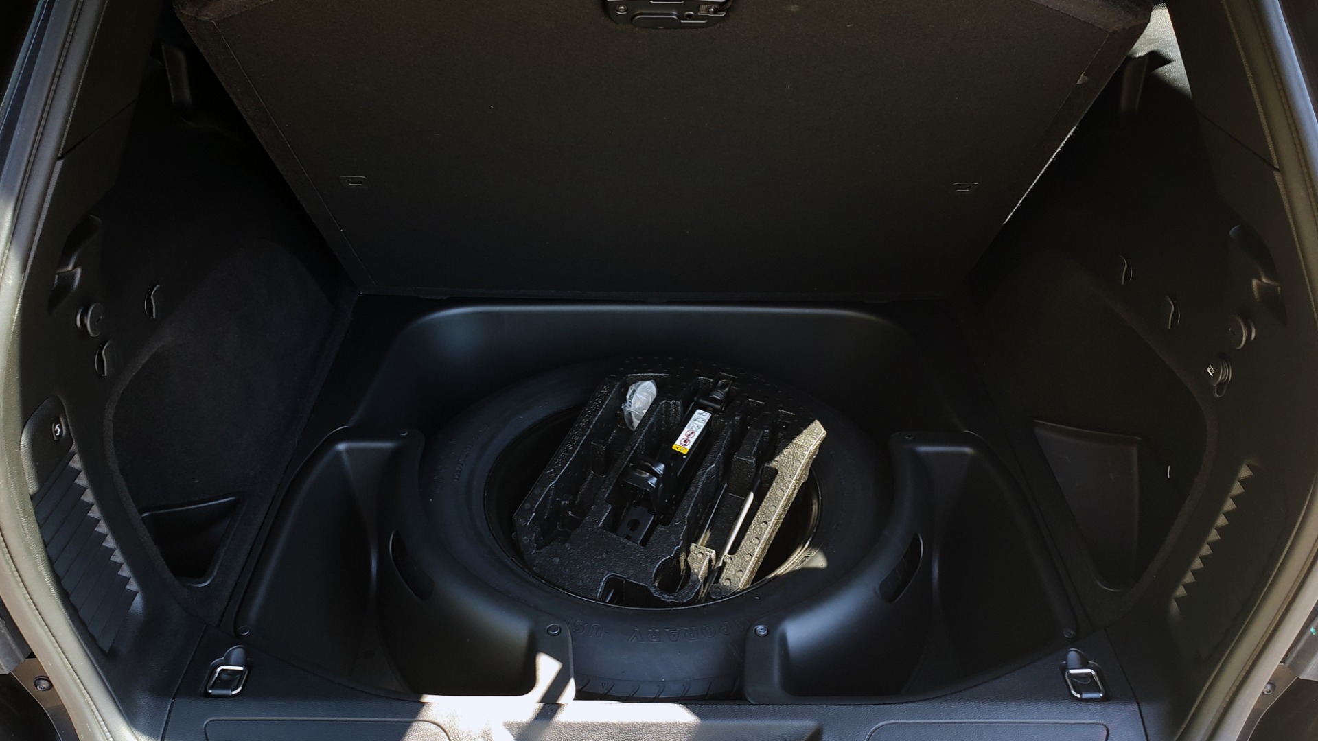 Used 2019 Jeep GRAND CHEROKEE ALTITUDE 4X4 / NAV / WIFI / SUNROOF / REARVIEW for sale Sold at Formula Imports in Charlotte NC 28227 21