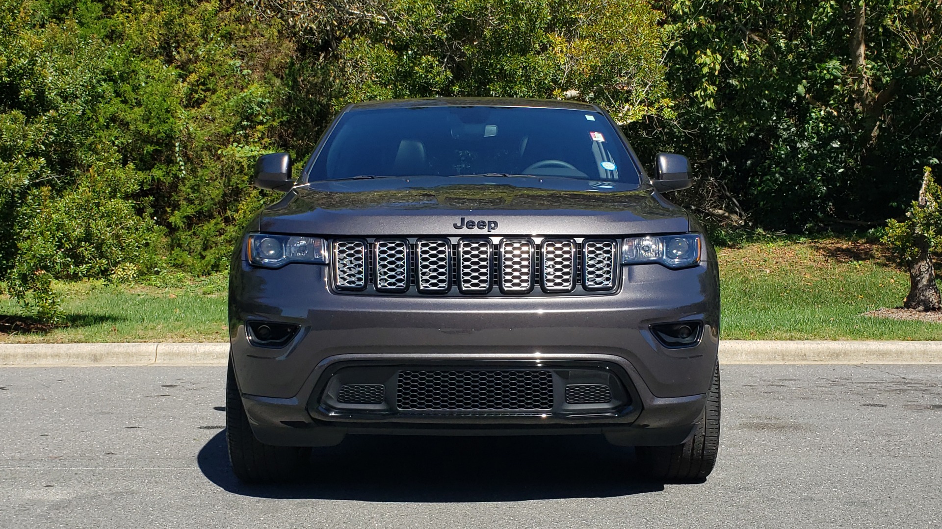 Used 2019 Jeep GRAND CHEROKEE ALTITUDE 4X4 / NAV / WIFI / SUNROOF / REARVIEW for sale Sold at Formula Imports in Charlotte NC 28227 24