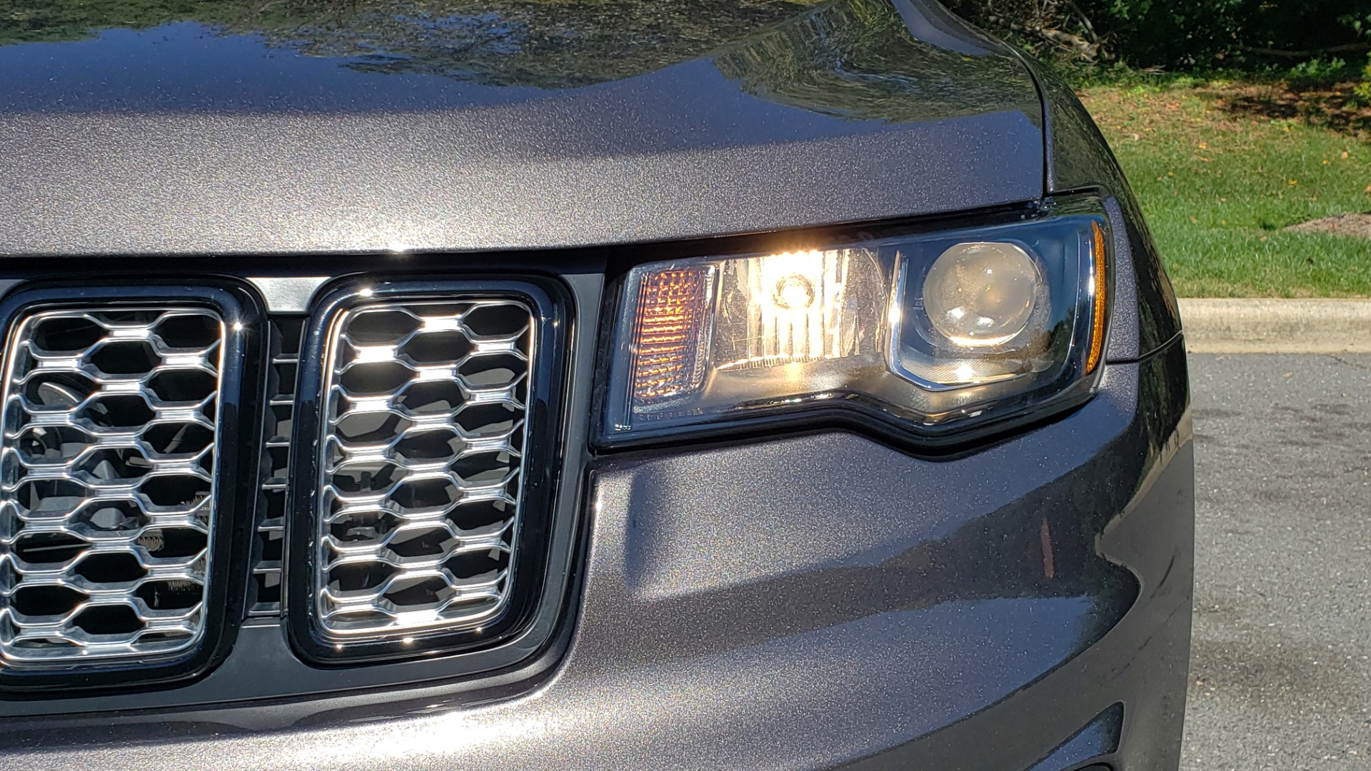 Used 2019 Jeep GRAND CHEROKEE ALTITUDE 4X4 / NAV / WIFI / SUNROOF / REARVIEW for sale Sold at Formula Imports in Charlotte NC 28227 26