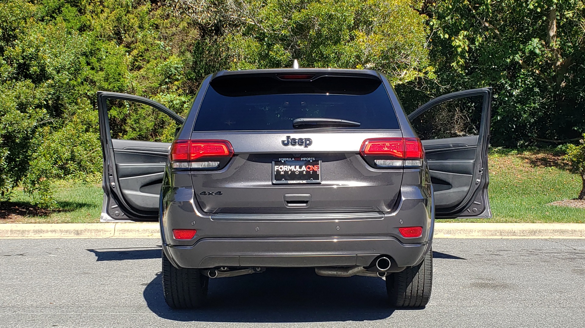 Used 2019 Jeep GRAND CHEROKEE ALTITUDE 4X4 / NAV / WIFI / SUNROOF / REARVIEW for sale Sold at Formula Imports in Charlotte NC 28227 32