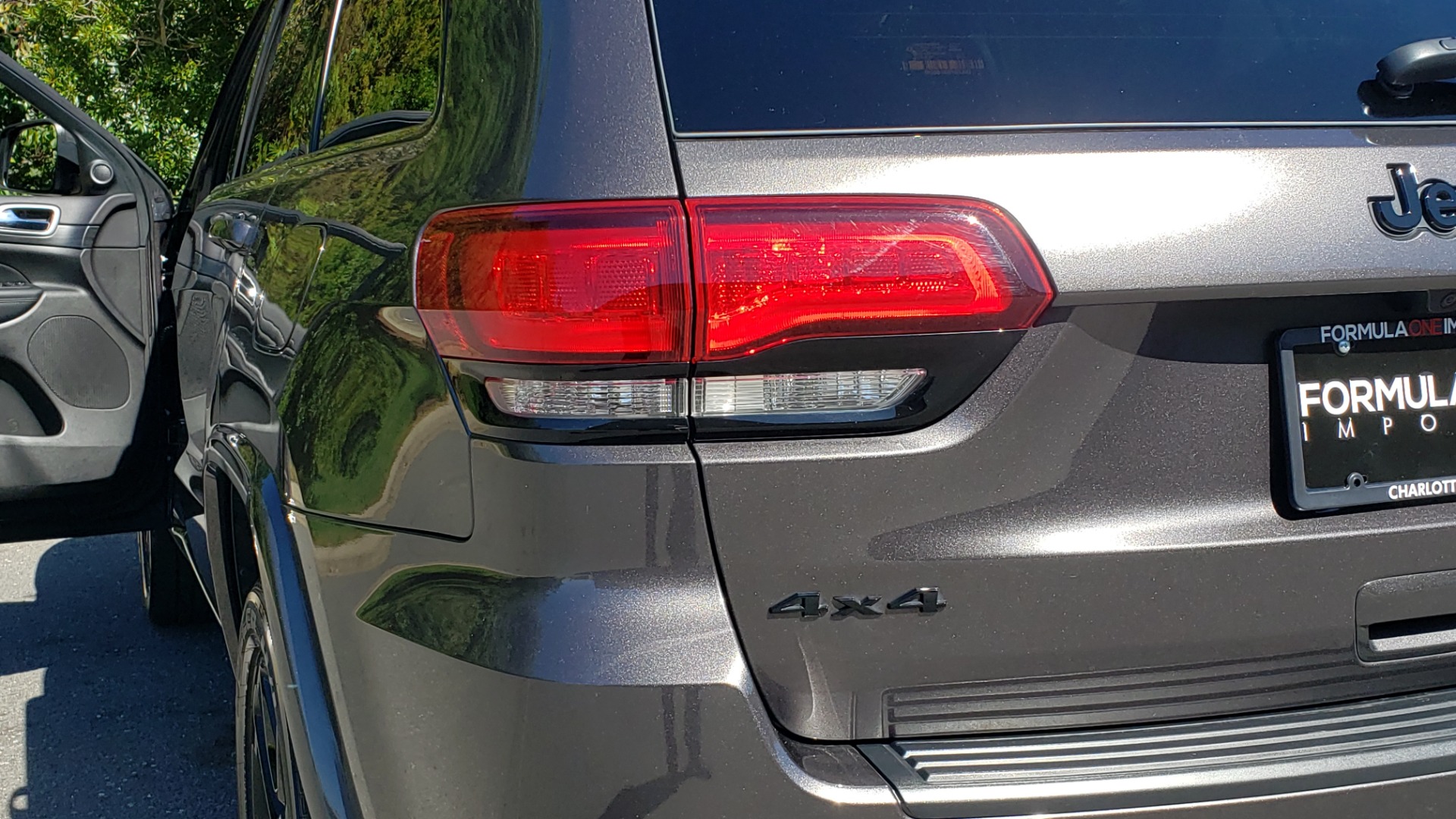 Used 2019 Jeep GRAND CHEROKEE ALTITUDE 4X4 / NAV / WIFI / SUNROOF / REARVIEW for sale Sold at Formula Imports in Charlotte NC 28227 33