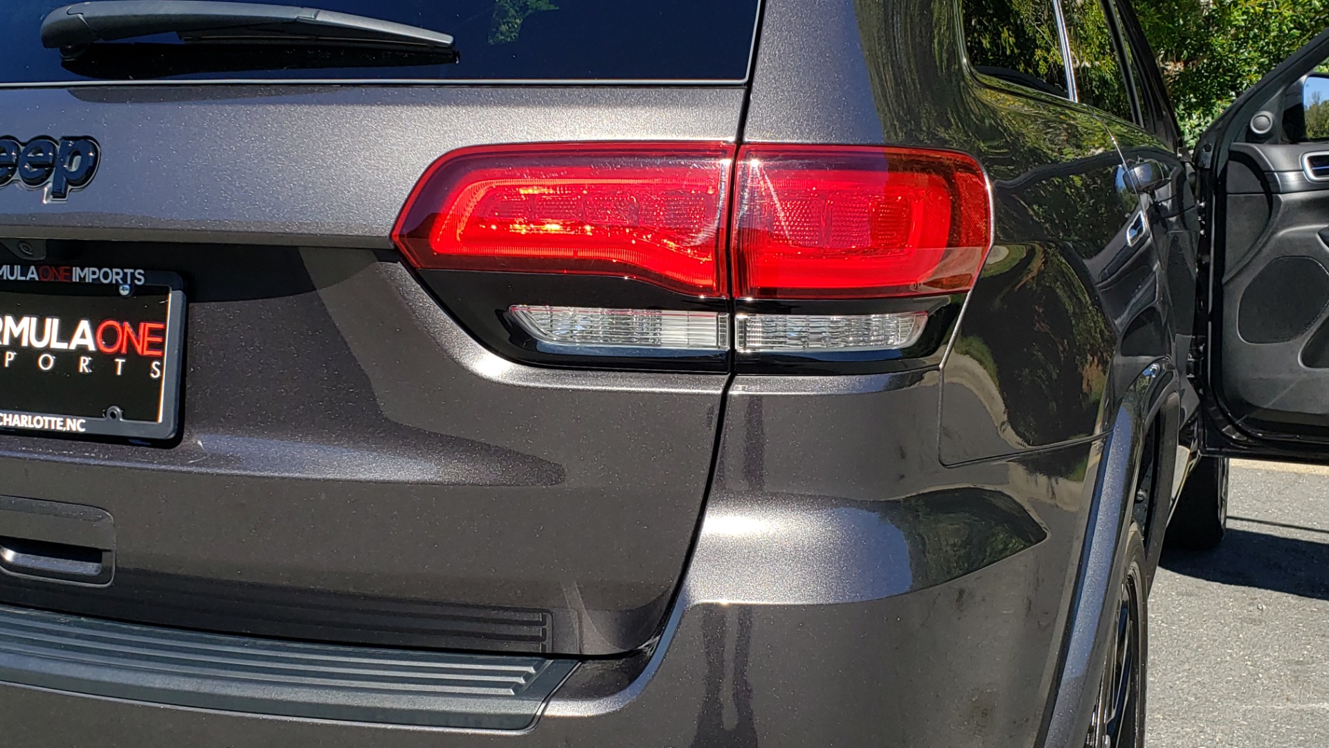 Used 2019 Jeep GRAND CHEROKEE ALTITUDE 4X4 / NAV / WIFI / SUNROOF / REARVIEW for sale Sold at Formula Imports in Charlotte NC 28227 34