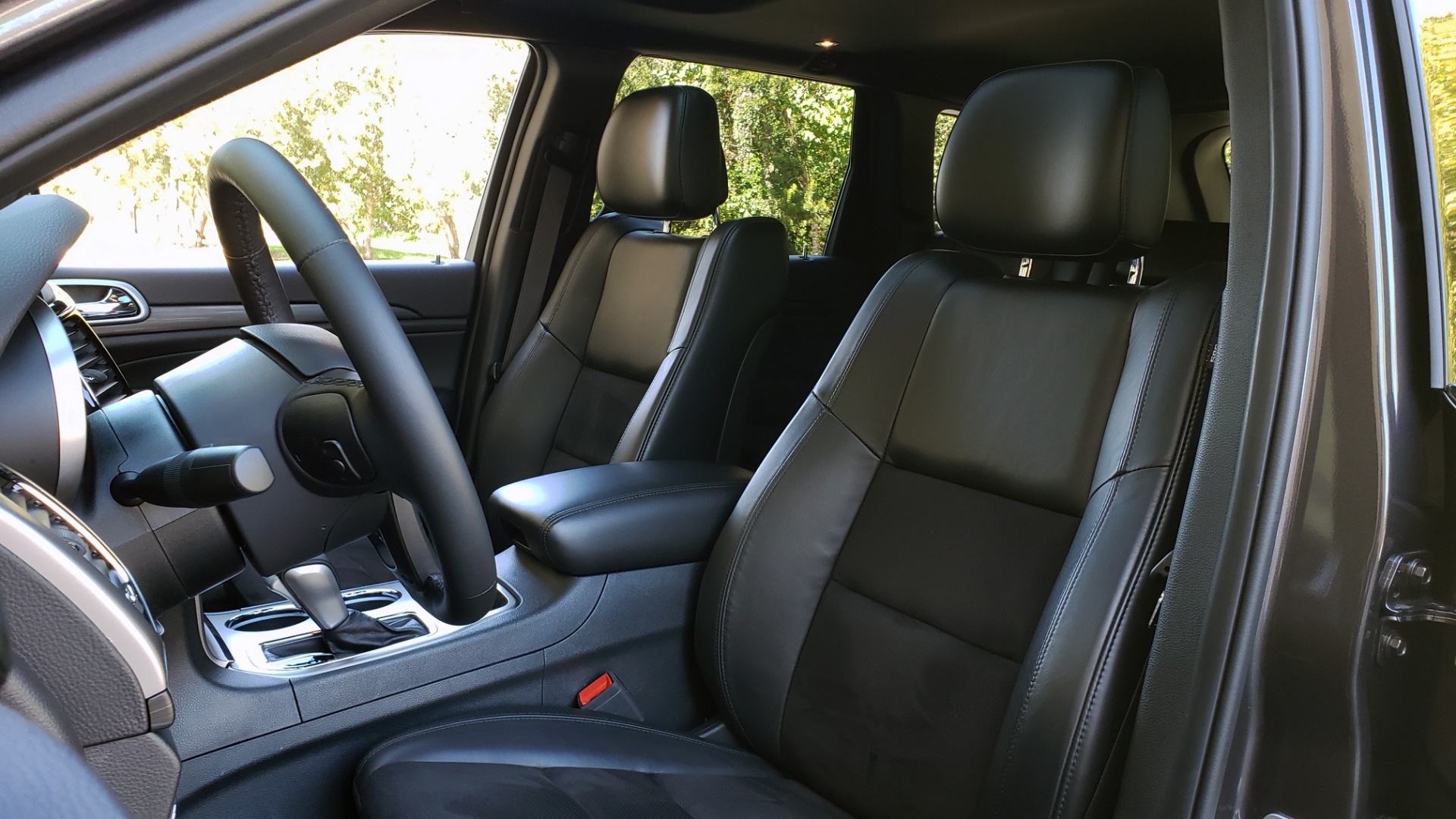 Used 2019 Jeep GRAND CHEROKEE ALTITUDE 4X4 / NAV / WIFI / SUNROOF / REARVIEW for sale Sold at Formula Imports in Charlotte NC 28227 41
