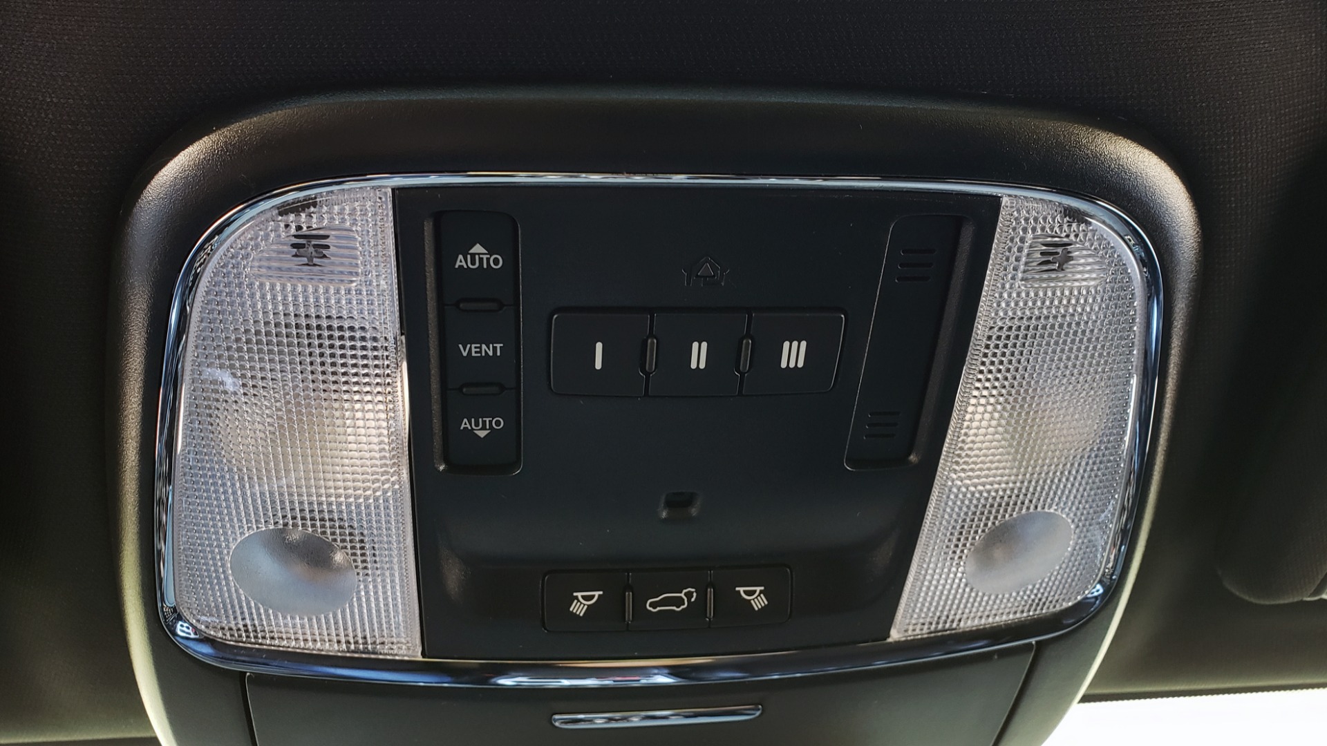 Used 2019 Jeep GRAND CHEROKEE ALTITUDE 4X4 / NAV / WIFI / SUNROOF / REARVIEW for sale Sold at Formula Imports in Charlotte NC 28227 59