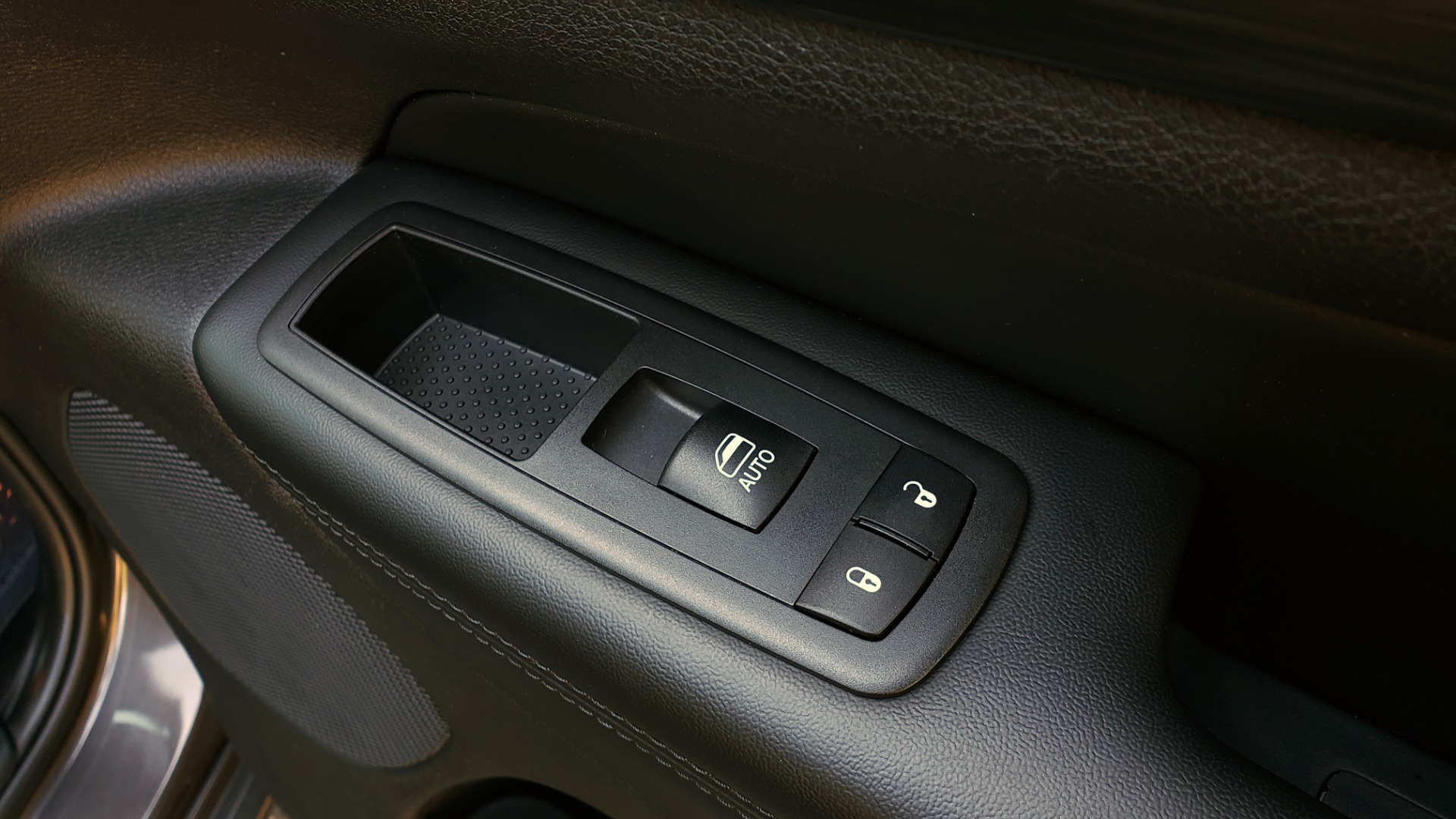 Used 2019 Jeep GRAND CHEROKEE ALTITUDE 4X4 / NAV / WIFI / SUNROOF / REARVIEW for sale Sold at Formula Imports in Charlotte NC 28227 68