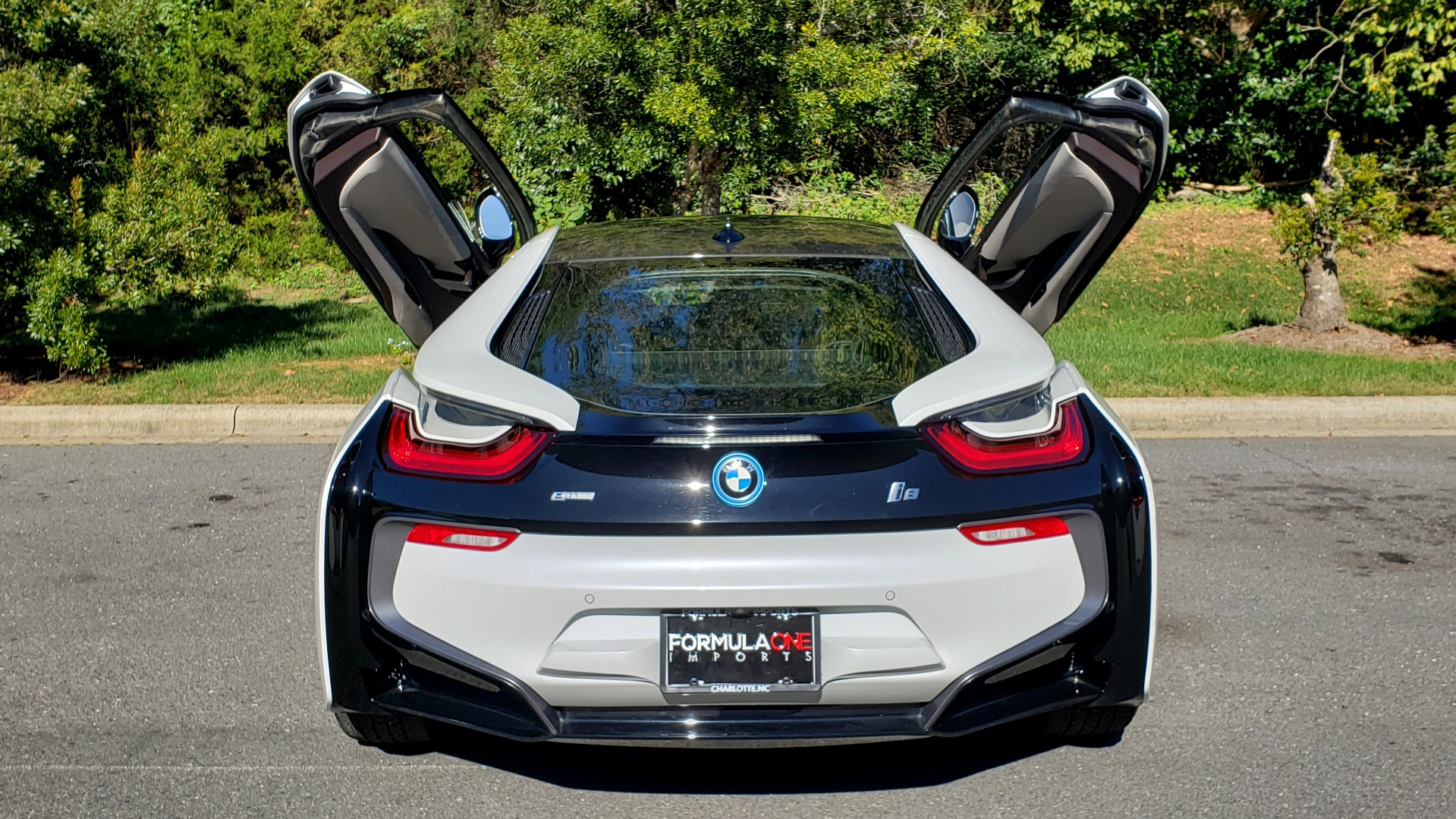 Used 2014 BMW i8 COUPE / TERA WORLD / NAV / CARBON FIBER ROOF / REARVIEW for sale Sold at Formula Imports in Charlotte NC 28227 22