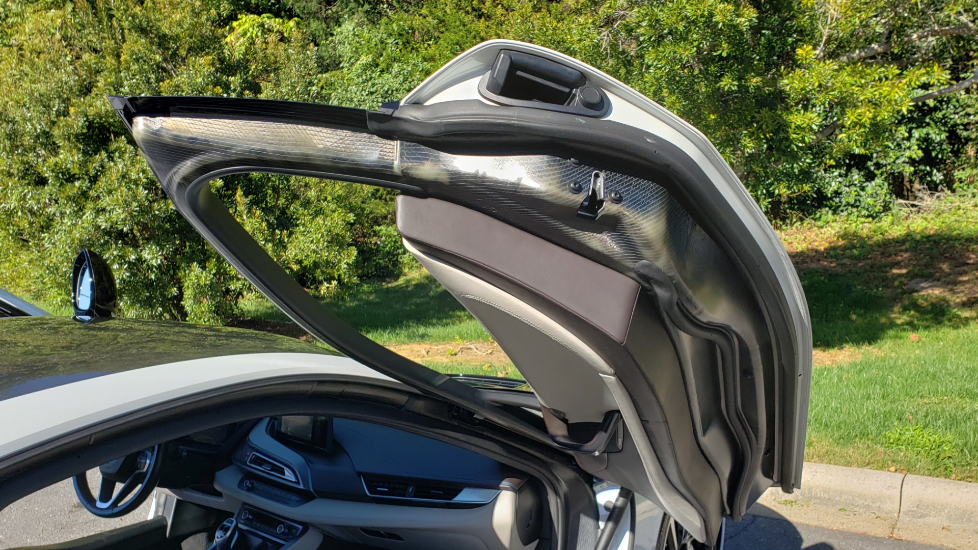 Used 2014 BMW i8 COUPE / TERA WORLD / NAV / CARBON FIBER ROOF / REARVIEW for sale Sold at Formula Imports in Charlotte NC 28227 24