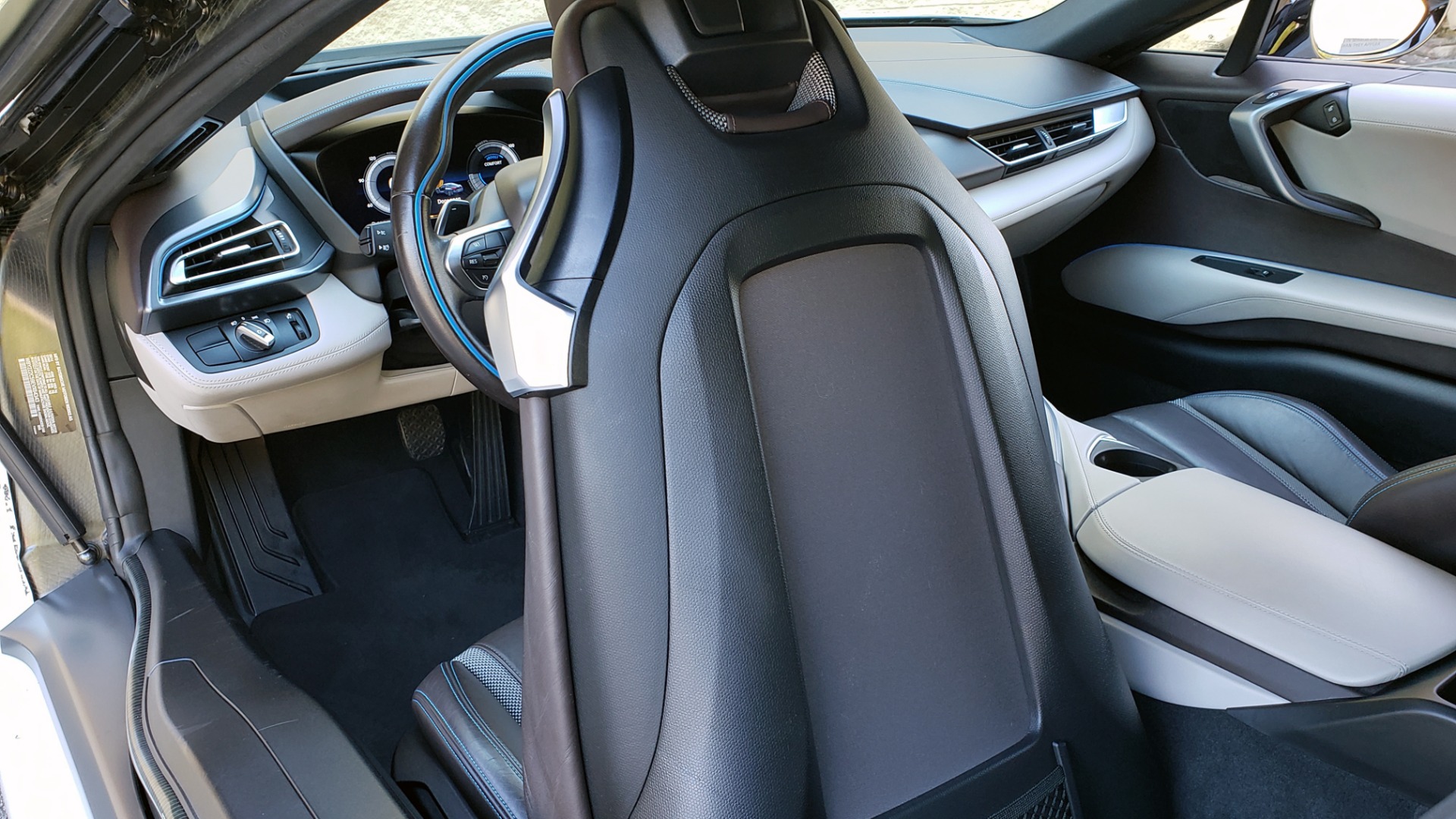 Used 2014 BMW i8 COUPE / TERA WORLD / NAV / CARBON FIBER ROOF / REARVIEW for sale Sold at Formula Imports in Charlotte NC 28227 32