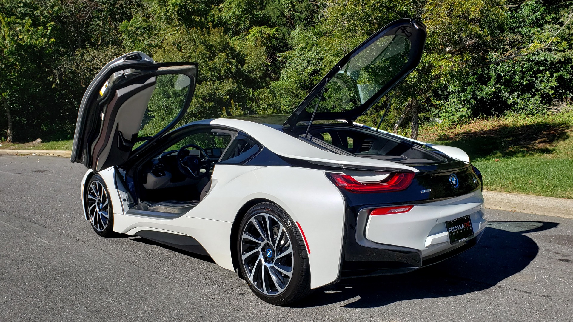 Used 2014 BMW i8 COUPE / TERA WORLD / NAV / CARBON FIBER ROOF / REARVIEW for sale Sold at Formula Imports in Charlotte NC 28227 5