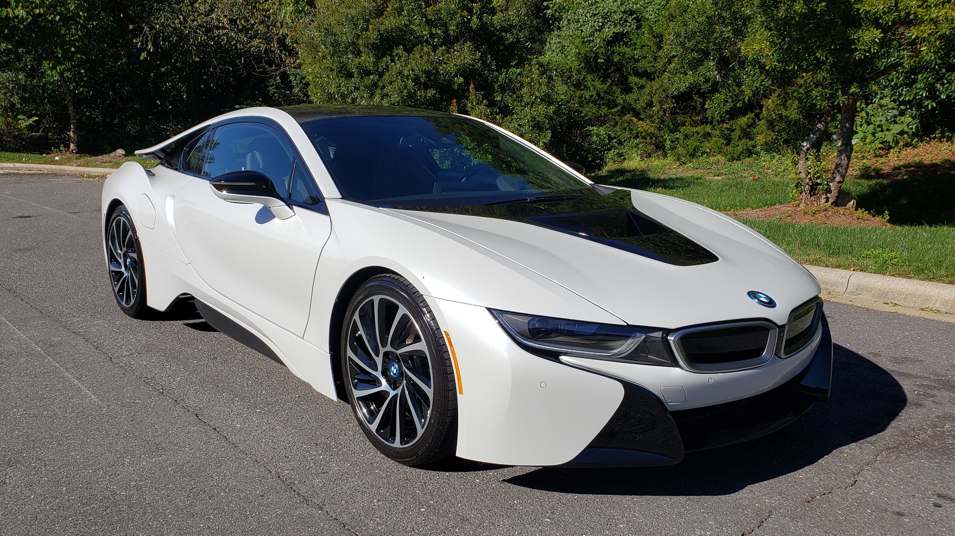 Used 2014 BMW i8 COUPE / TERA WORLD / NAV / CARBON FIBER ROOF / REARVIEW for sale Sold at Formula Imports in Charlotte NC 28227 8