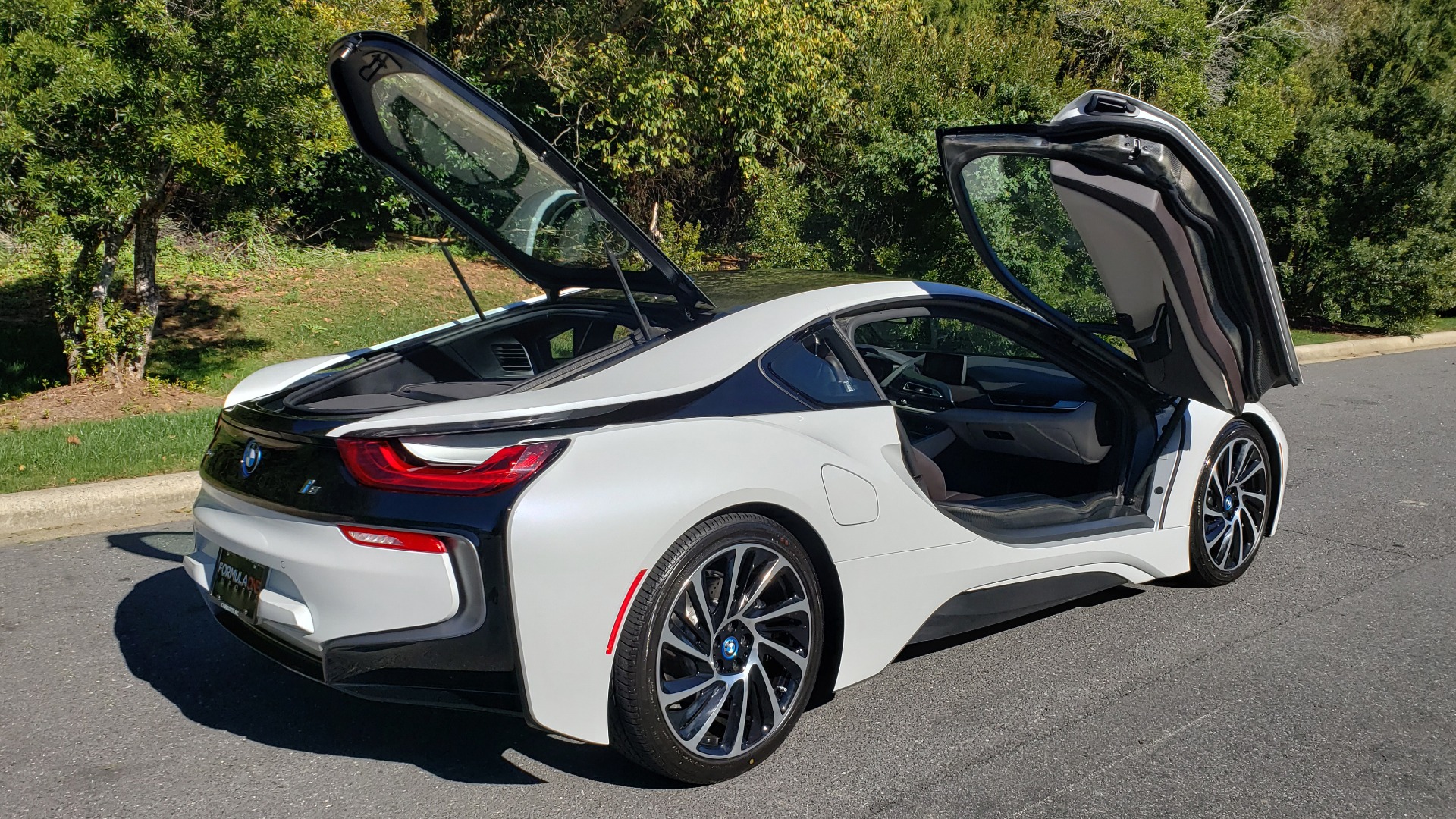 Used 2014 BMW i8 COUPE / TERA WORLD / NAV / CARBON FIBER ROOF / REARVIEW for sale Sold at Formula Imports in Charlotte NC 28227 9