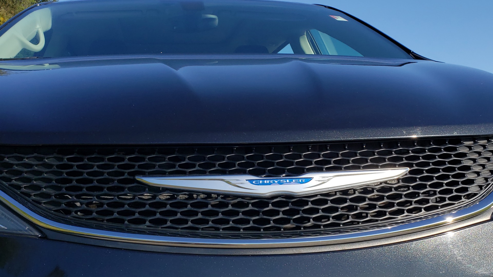 Used 2018 Chrysler PACIFICA LIMITED / 3.6L V6 / NAV / PANO-ROOF / 3-ROWS / REARVIEW for sale Sold at Formula Imports in Charlotte NC 28227 15