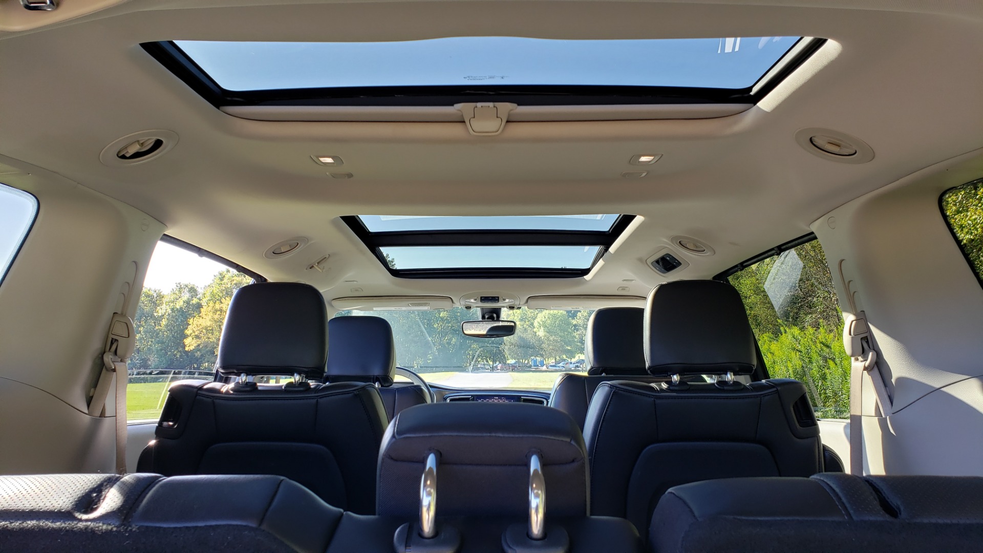 Used 2018 Chrysler PACIFICA LIMITED / 3.6L V6 / NAV / PANO-ROOF / 3-ROWS / REARVIEW for sale Sold at Formula Imports in Charlotte NC 28227 23