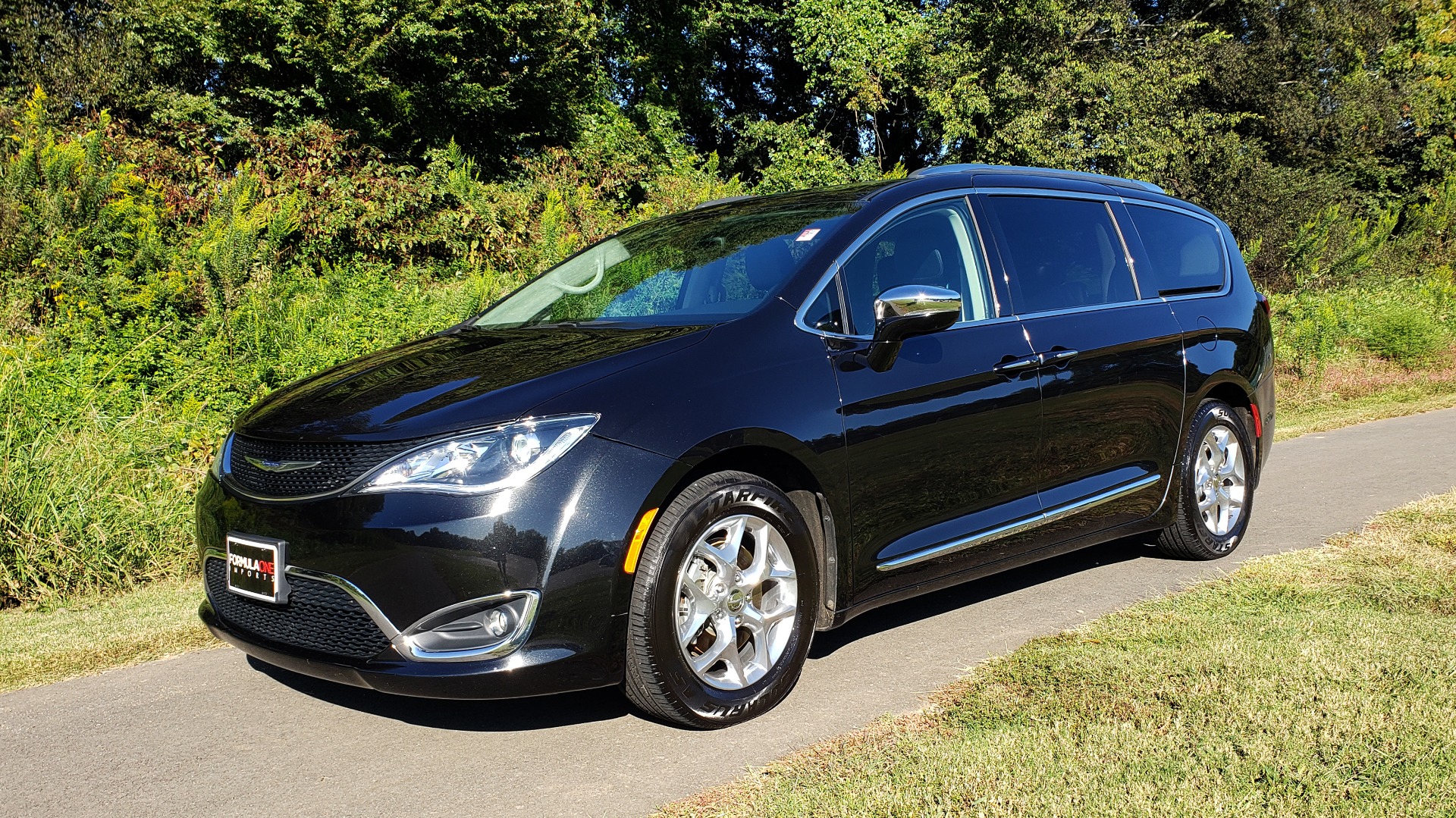 Used 2018 Chrysler PACIFICA LIMITED / 3.6L V6 / NAV / PANO-ROOF / 3-ROWS / REARVIEW for sale Sold at Formula Imports in Charlotte NC 28227 3