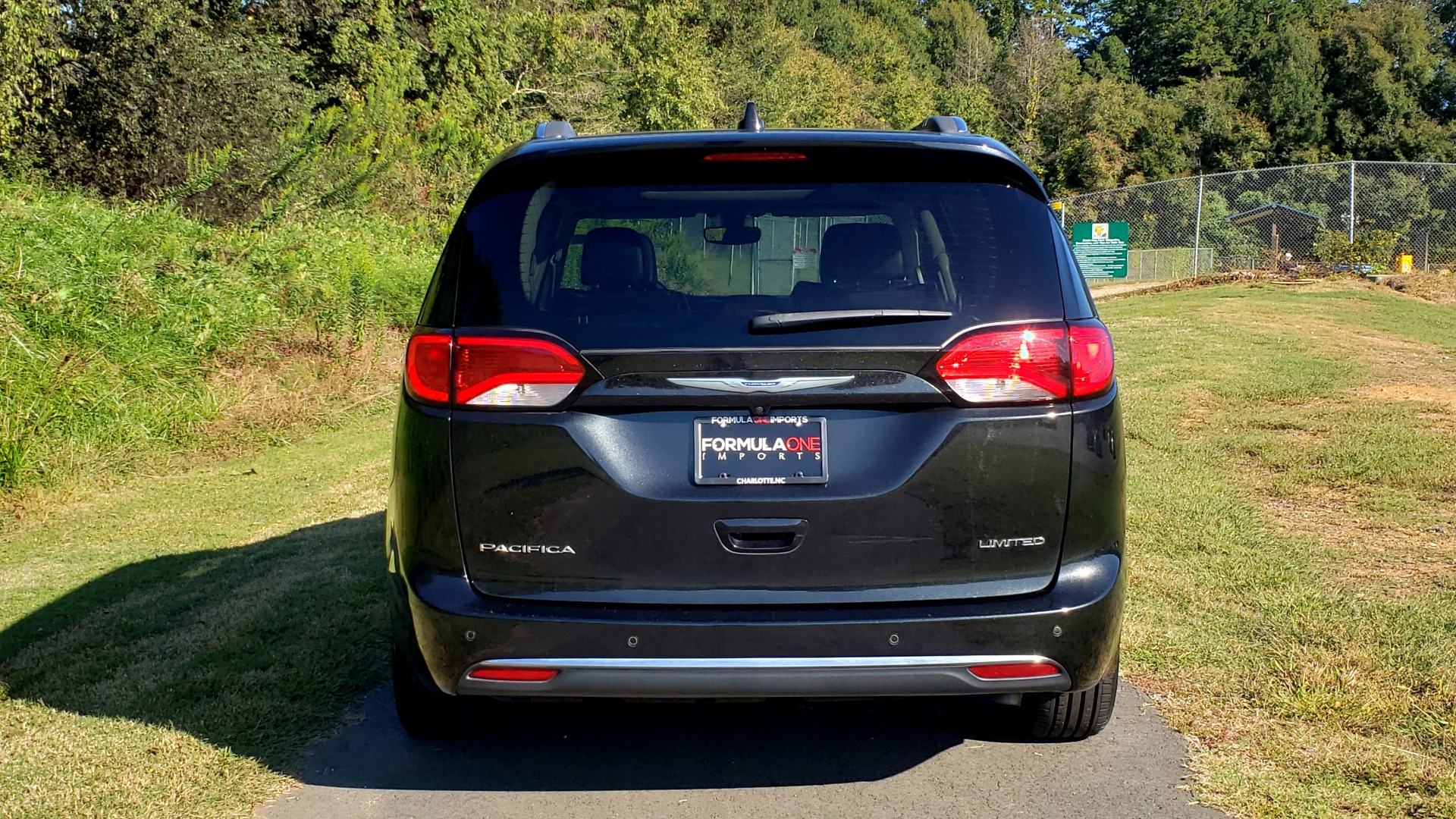 Used 2018 Chrysler PACIFICA LIMITED / 3.6L V6 / NAV / PANO-ROOF / 3-ROWS / REARVIEW for sale Sold at Formula Imports in Charlotte NC 28227 33