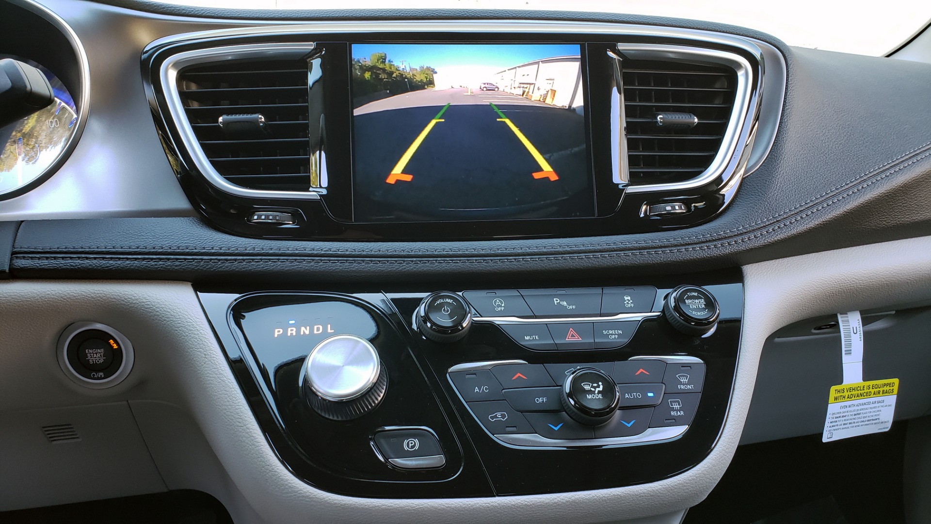 Used 2018 Chrysler PACIFICA LIMITED / 3.6L V6 / NAV / PANO-ROOF / 3-ROWS / REARVIEW for sale Sold at Formula Imports in Charlotte NC 28227 50