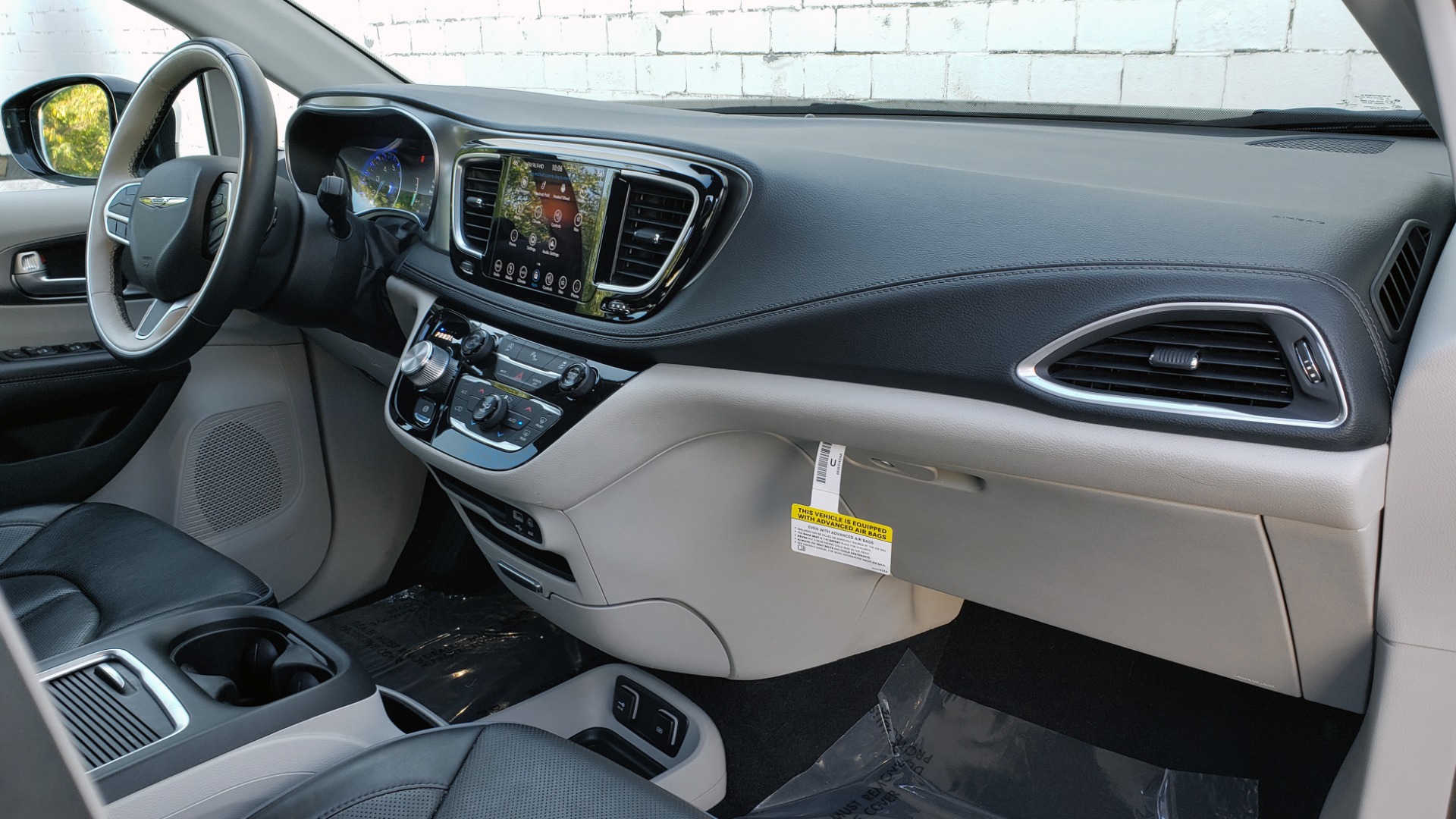 Used 2018 Chrysler PACIFICA LIMITED / 3.6L V6 / NAV / PANO-ROOF / 3-ROWS / REARVIEW for sale Sold at Formula Imports in Charlotte NC 28227 72