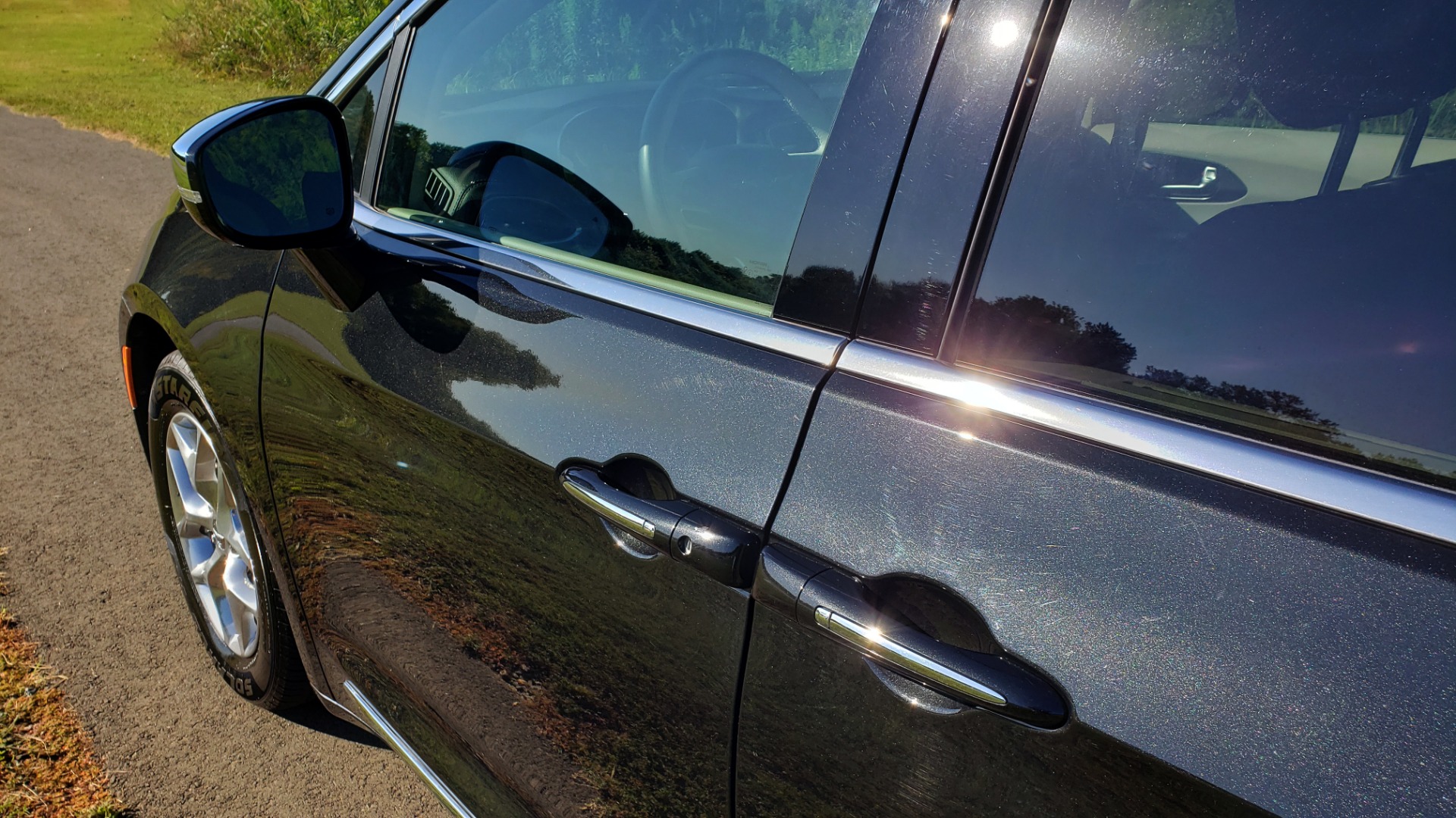 Used 2018 Chrysler PACIFICA LIMITED / 3.6L V6 / NAV / PANO-ROOF / 3-ROWS / REARVIEW for sale Sold at Formula Imports in Charlotte NC 28227 9