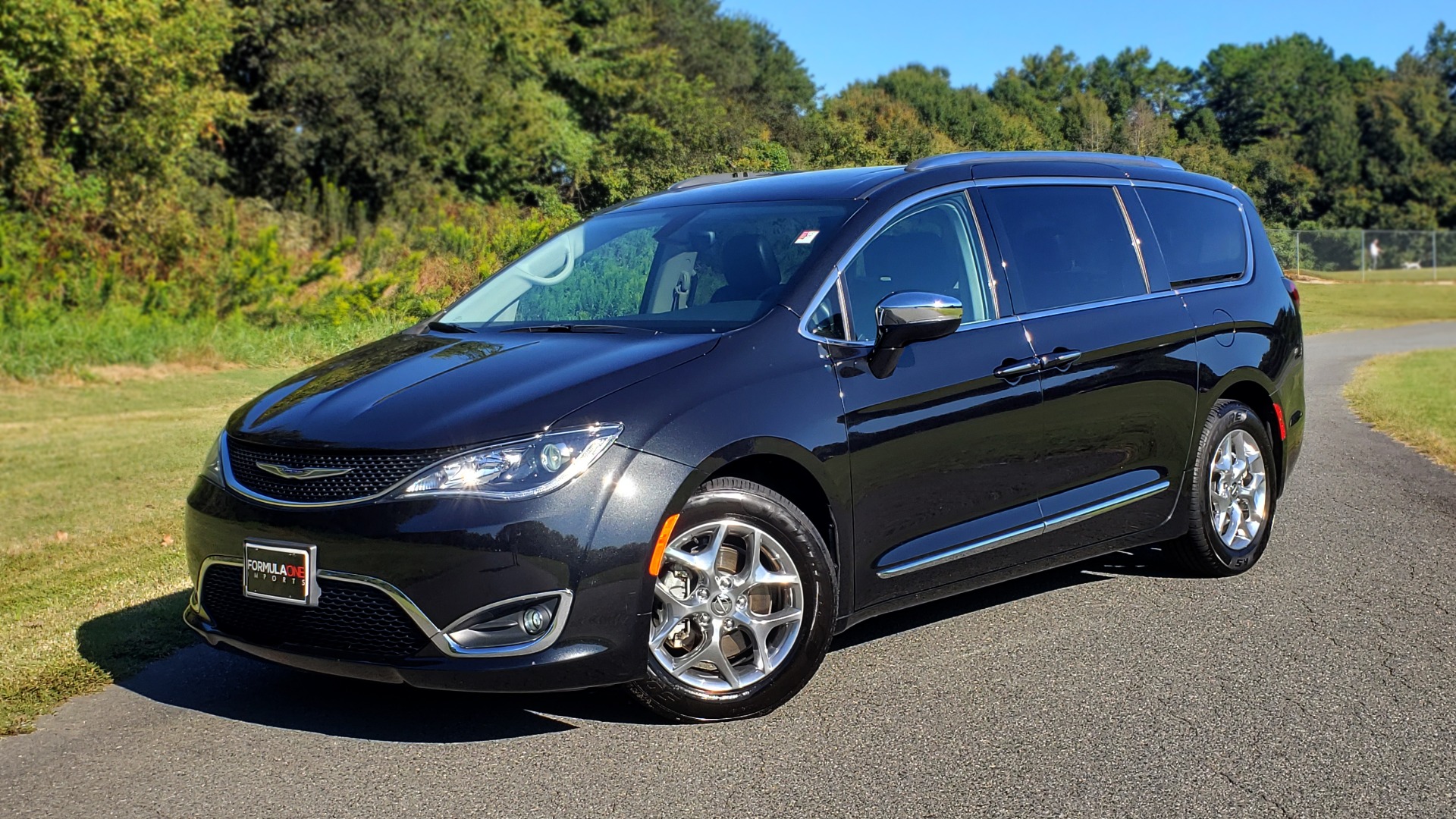 Used 2018 Chrysler PACIFICA LIMITED / 3.6L V6 / NAV / PANO-ROOF / 3-ROWS / REARVIEW for sale Sold at Formula Imports in Charlotte NC 28227 1