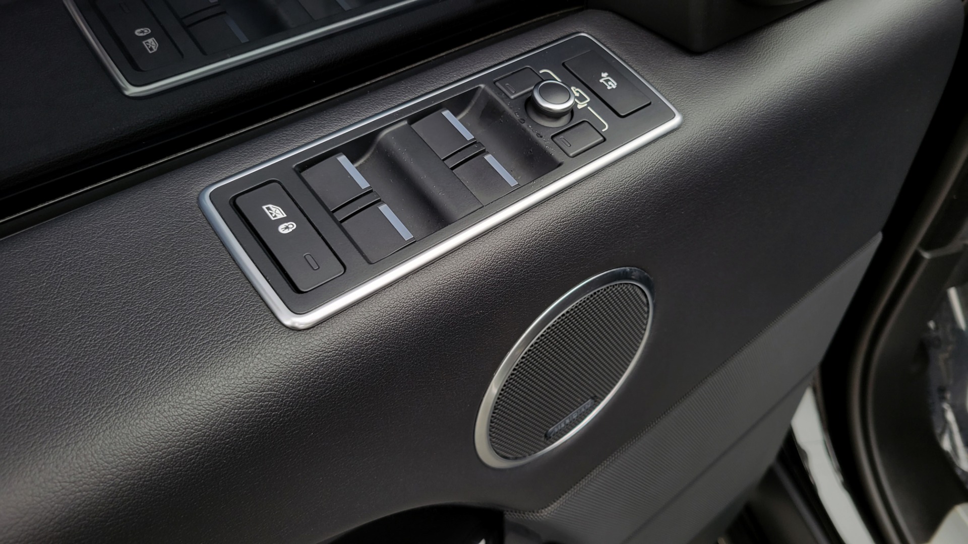 Used 2016 Land Rover Range Rover HSE for sale Sold at Formula Imports in Charlotte NC 28227 14