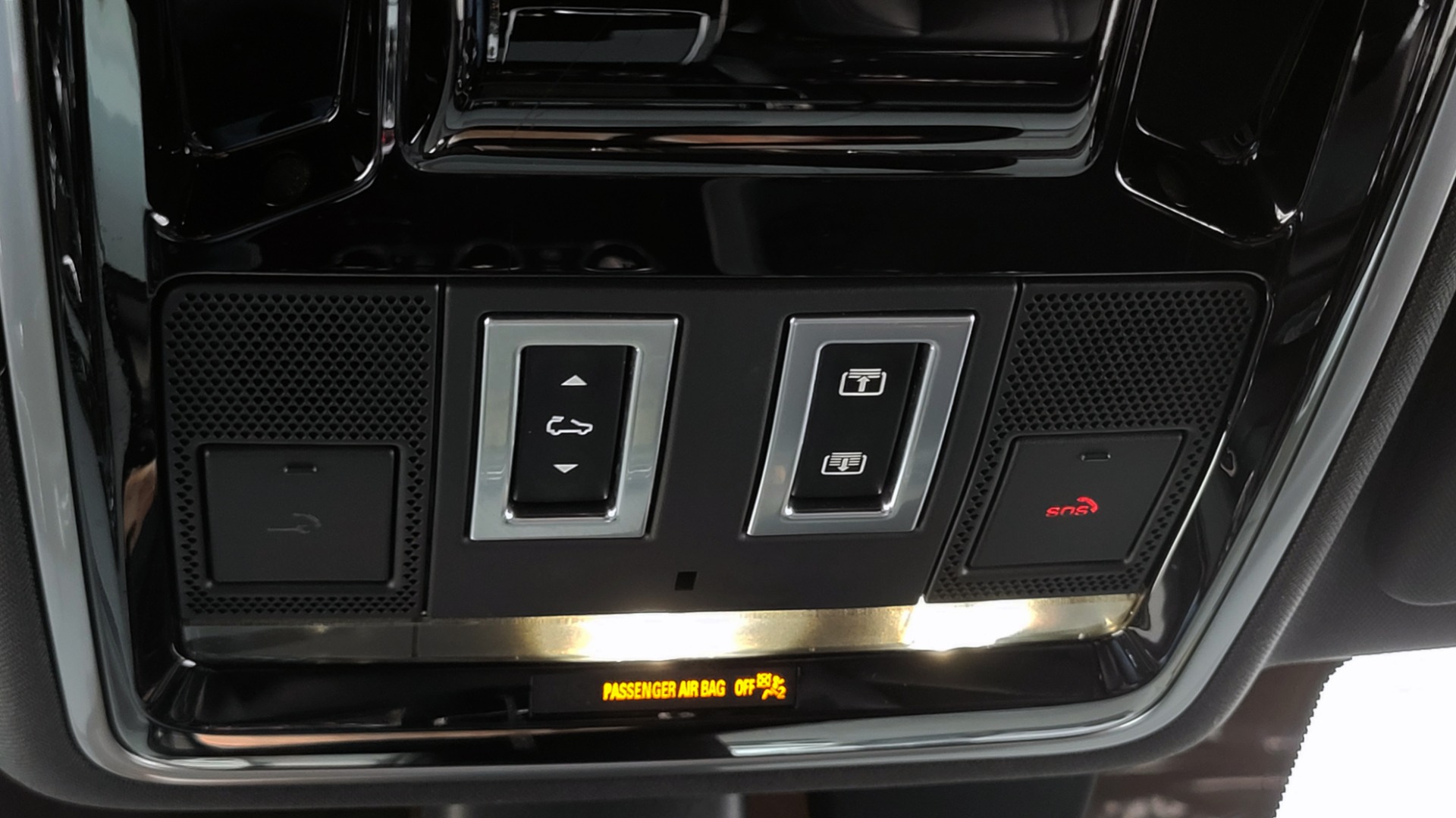 Used 2016 Land Rover Range Rover HSE for sale Sold at Formula Imports in Charlotte NC 28227 37