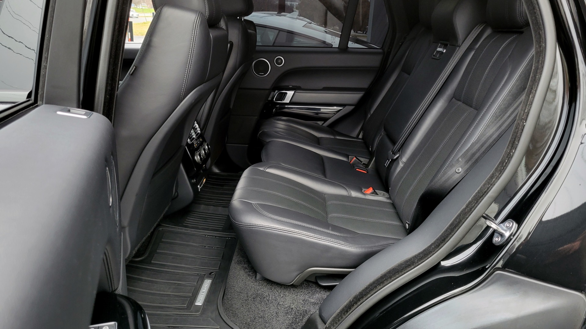 Used 2016 Land Rover Range Rover HSE for sale Sold at Formula Imports in Charlotte NC 28227 44