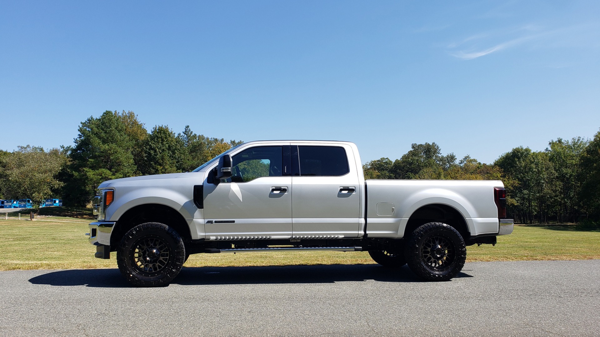 Used 2019 Ford SUPER DUTY F-250 SRW LARIAT 4WD / NAV / PANO-ROOF / B&O SND / REARVIEW / TAILGATE STEP for sale Sold at Formula Imports in Charlotte NC 28227 2