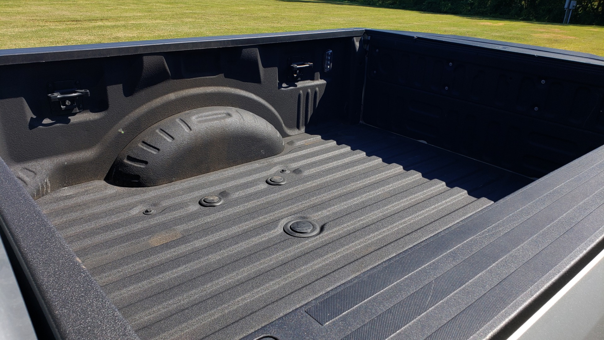 Used 2019 Ford SUPER DUTY F-250 SRW LARIAT 4WD / NAV / PANO-ROOF / B&O SND / REARVIEW / TAILGATE STEP for sale Sold at Formula Imports in Charlotte NC 28227 22