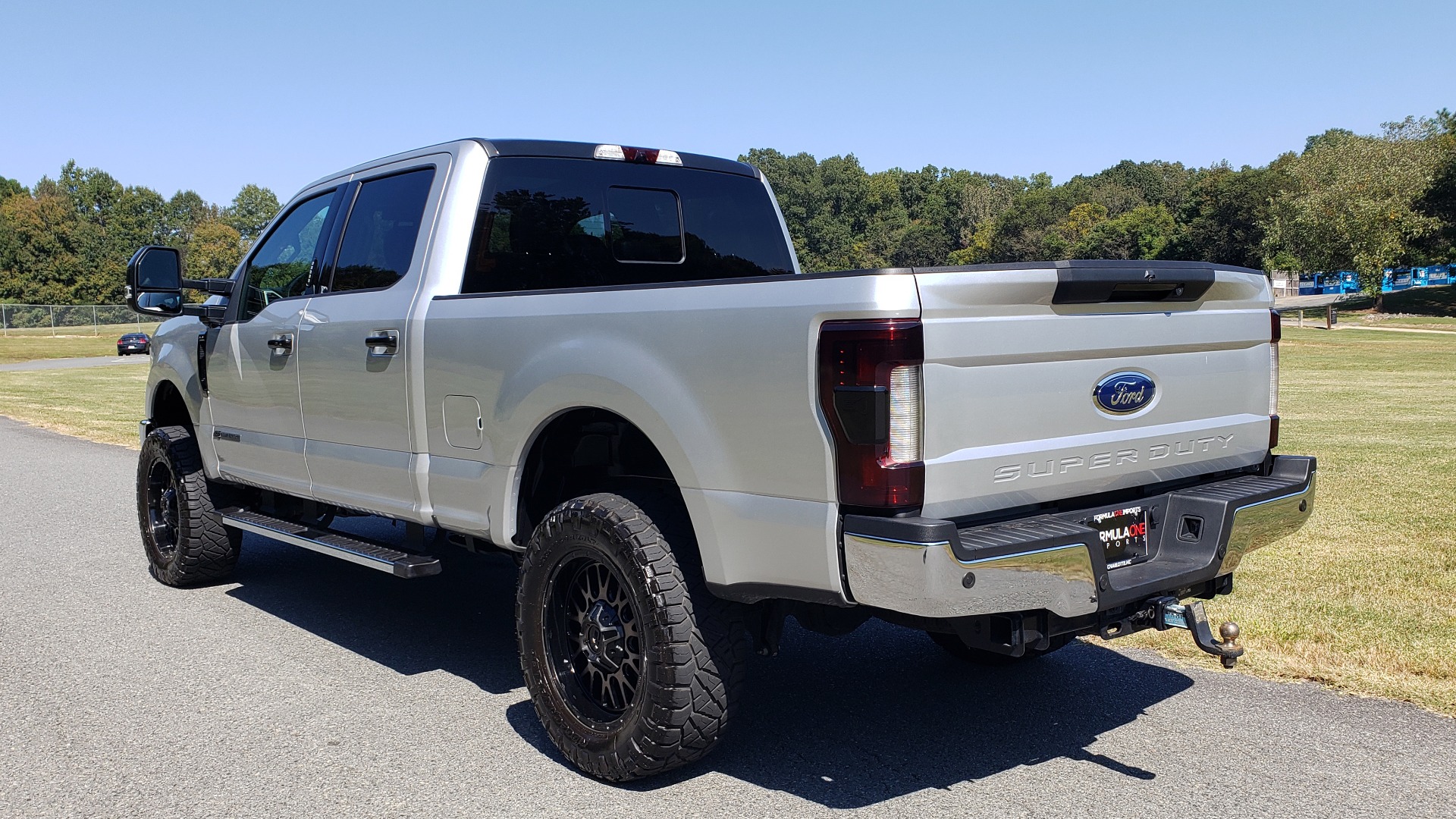 Used 2019 Ford SUPER DUTY F-250 SRW LARIAT 4WD / NAV / PANO-ROOF / B&O SND / REARVIEW / TAILGATE STEP for sale Sold at Formula Imports in Charlotte NC 28227 3