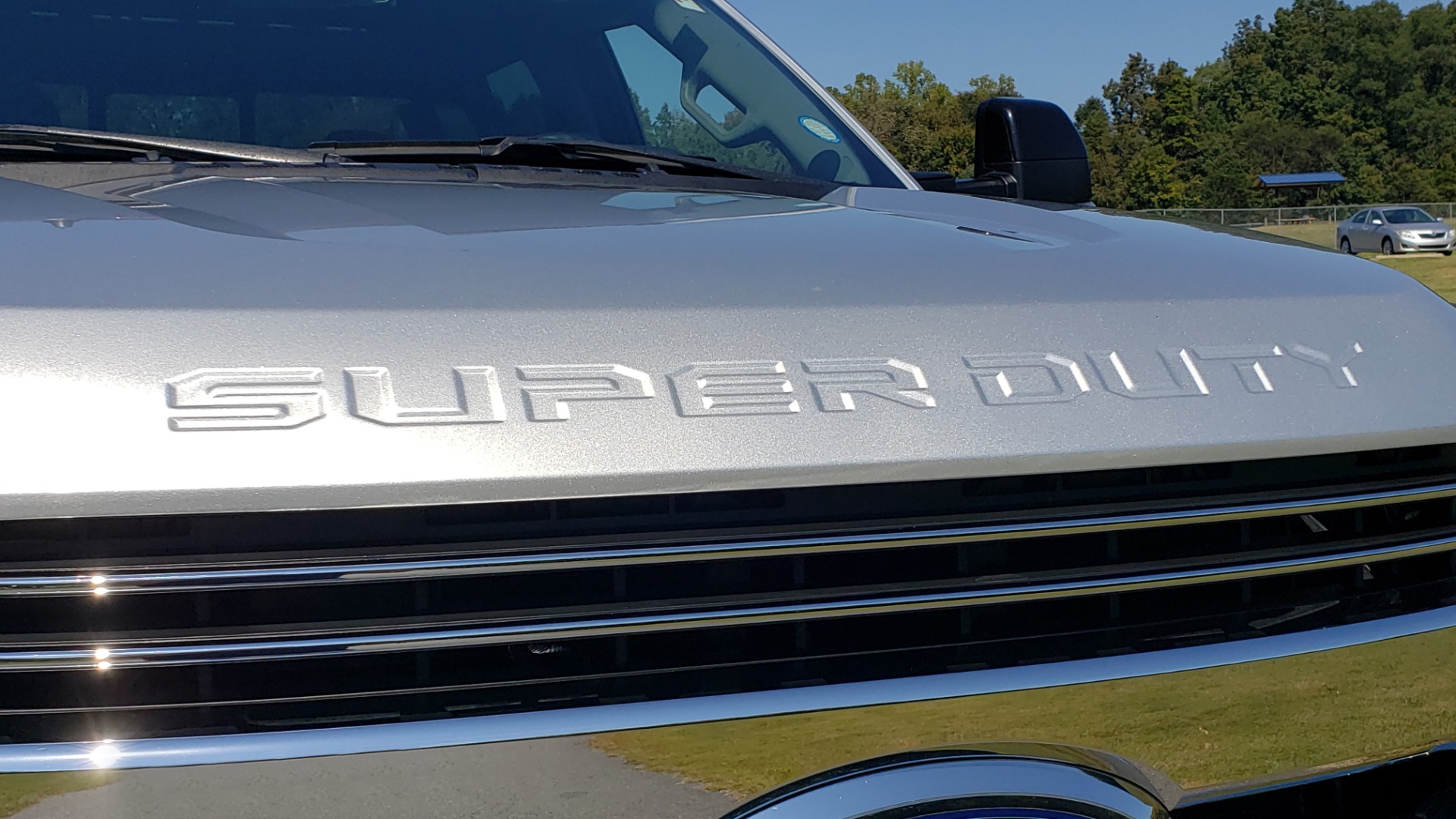 Used 2019 Ford SUPER DUTY F-250 SRW LARIAT 4WD / NAV / PANO-ROOF / B&O SND / REARVIEW / TAILGATE STEP for sale Sold at Formula Imports in Charlotte NC 28227 32