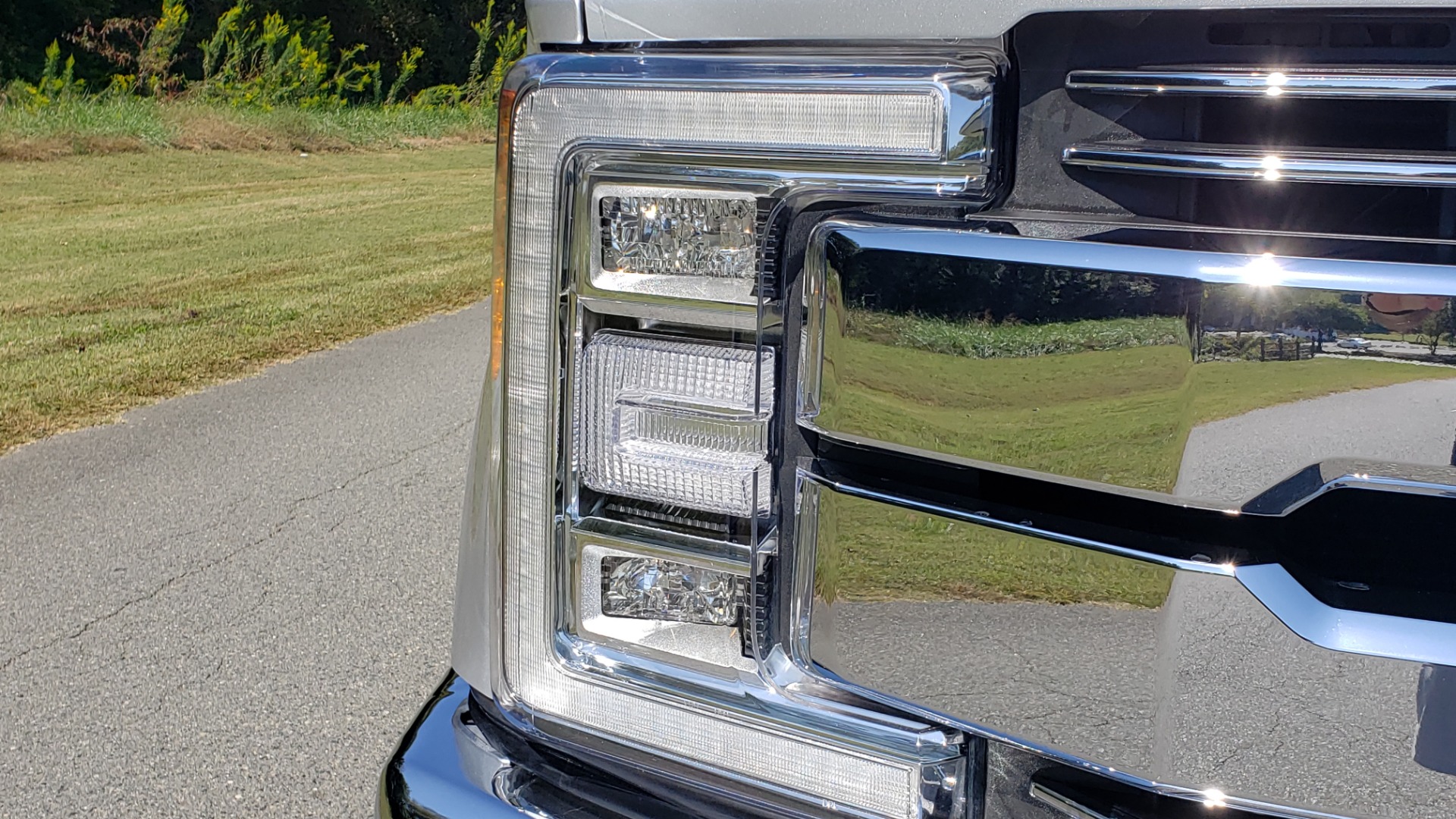Used 2019 Ford SUPER DUTY F-250 SRW LARIAT 4WD / NAV / PANO-ROOF / B&O SND / REARVIEW / TAILGATE STEP for sale Sold at Formula Imports in Charlotte NC 28227 33