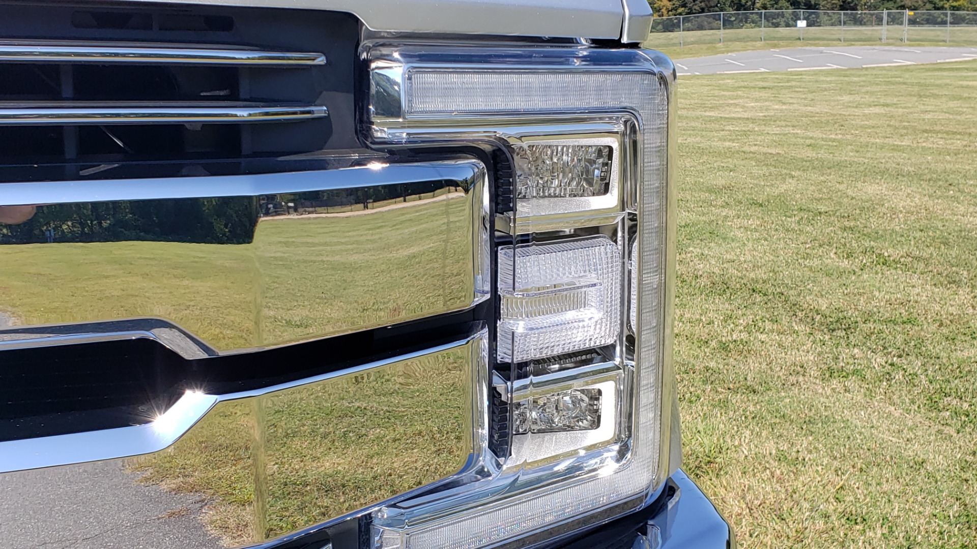 Used 2019 Ford SUPER DUTY F-250 SRW LARIAT 4WD / NAV / PANO-ROOF / B&O SND / REARVIEW / TAILGATE STEP for sale Sold at Formula Imports in Charlotte NC 28227 34