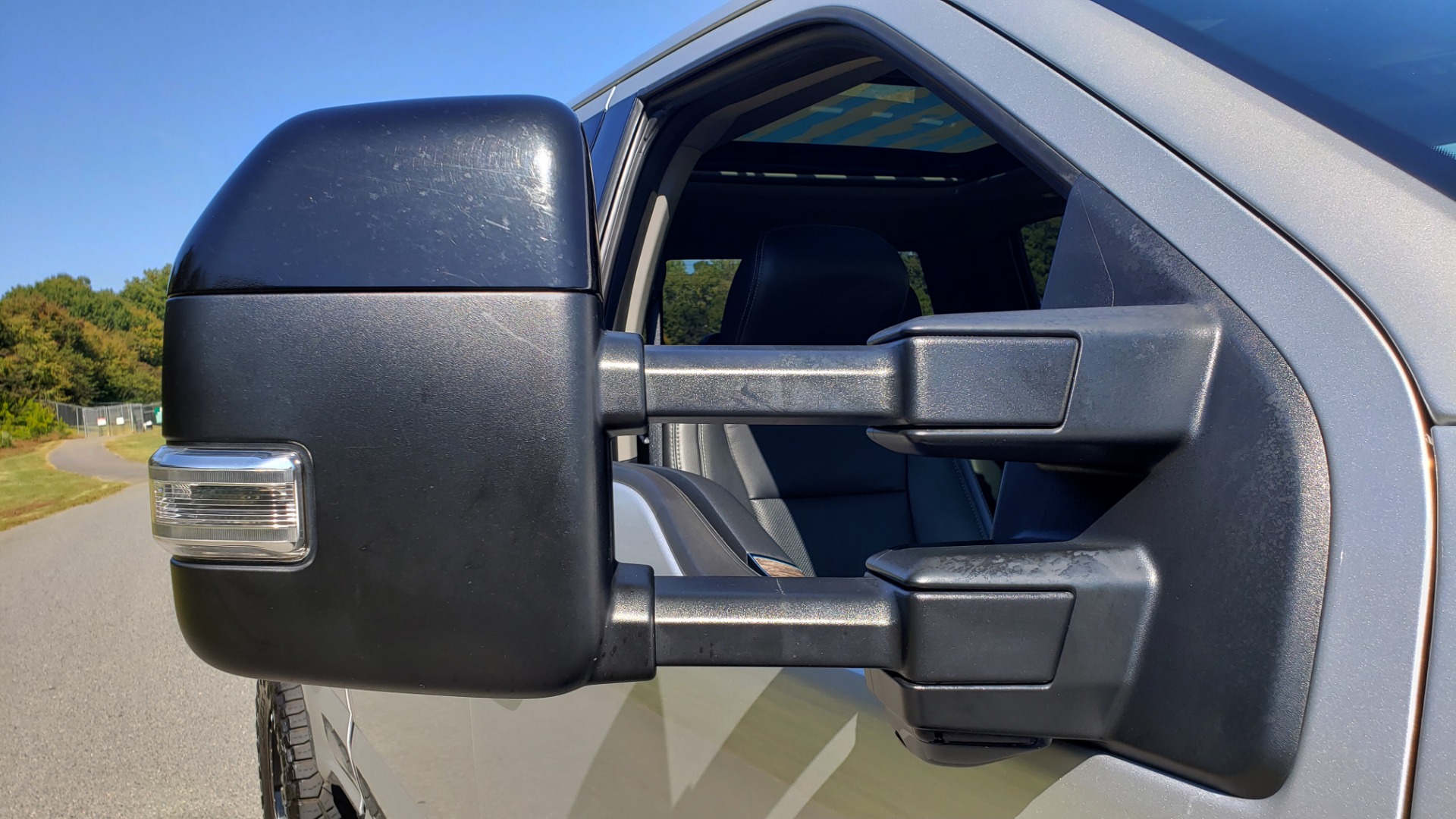 Used 2019 Ford SUPER DUTY F-250 SRW LARIAT 4WD / NAV / PANO-ROOF / B&O SND / REARVIEW / TAILGATE STEP for sale Sold at Formula Imports in Charlotte NC 28227 36