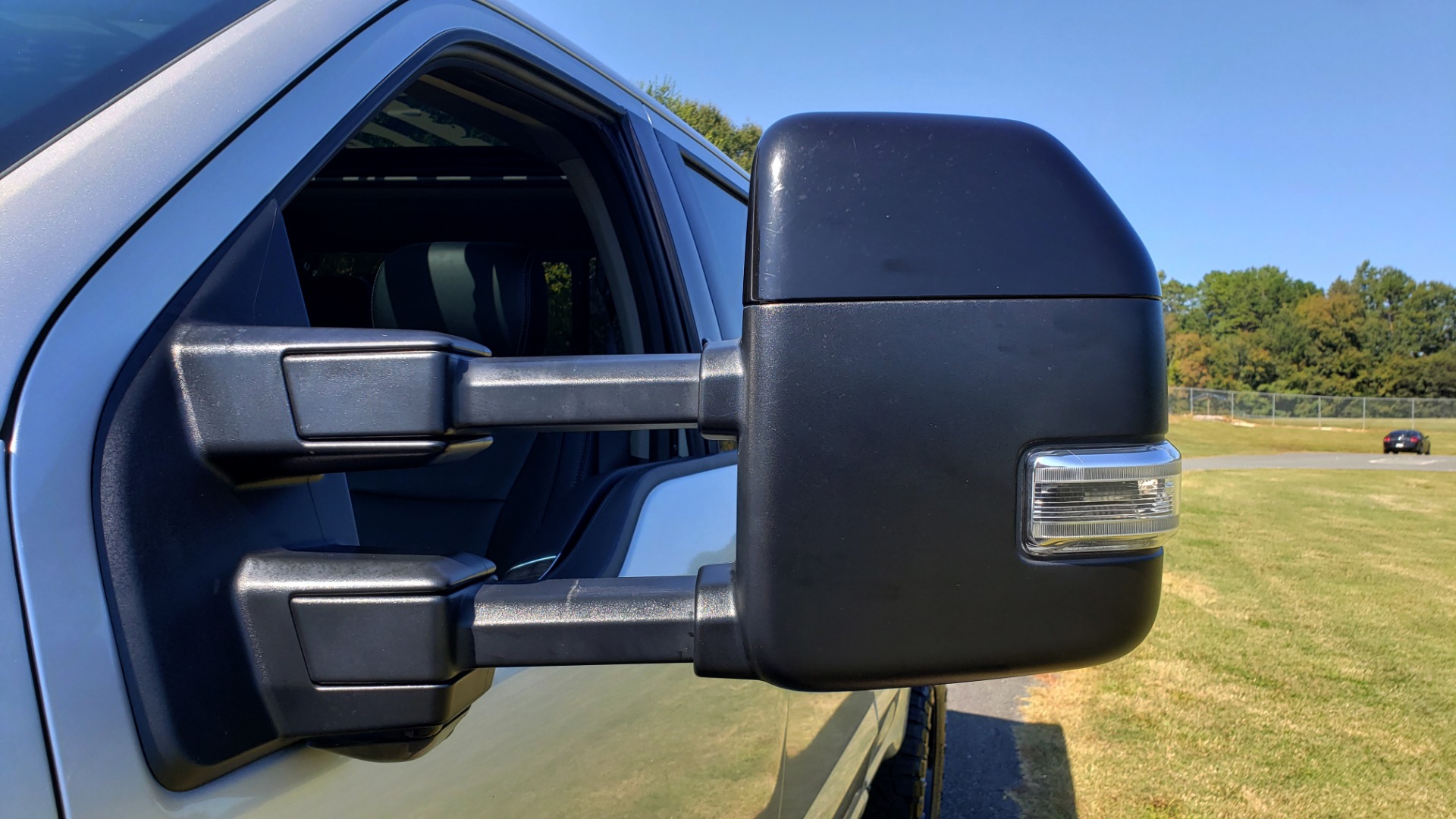 Used 2019 Ford SUPER DUTY F-250 SRW LARIAT 4WD / NAV / PANO-ROOF / B&O SND / REARVIEW / TAILGATE STEP for sale Sold at Formula Imports in Charlotte NC 28227 37