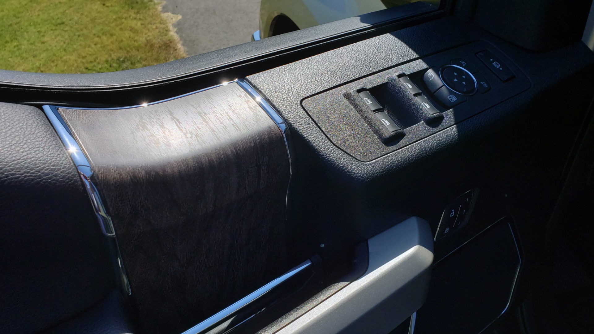 Used 2019 Ford SUPER DUTY F-250 SRW LARIAT 4WD / NAV / PANO-ROOF / B&O SND / REARVIEW / TAILGATE STEP for sale Sold at Formula Imports in Charlotte NC 28227 39