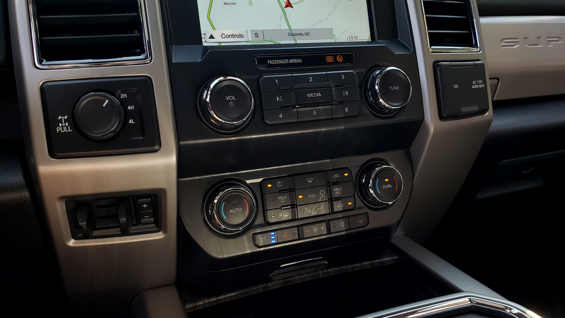 Used 2019 Ford SUPER DUTY F-250 SRW LARIAT 4WD / NAV / PANO-ROOF / B&O SND / REARVIEW / TAILGATE STEP for sale Sold at Formula Imports in Charlotte NC 28227 50