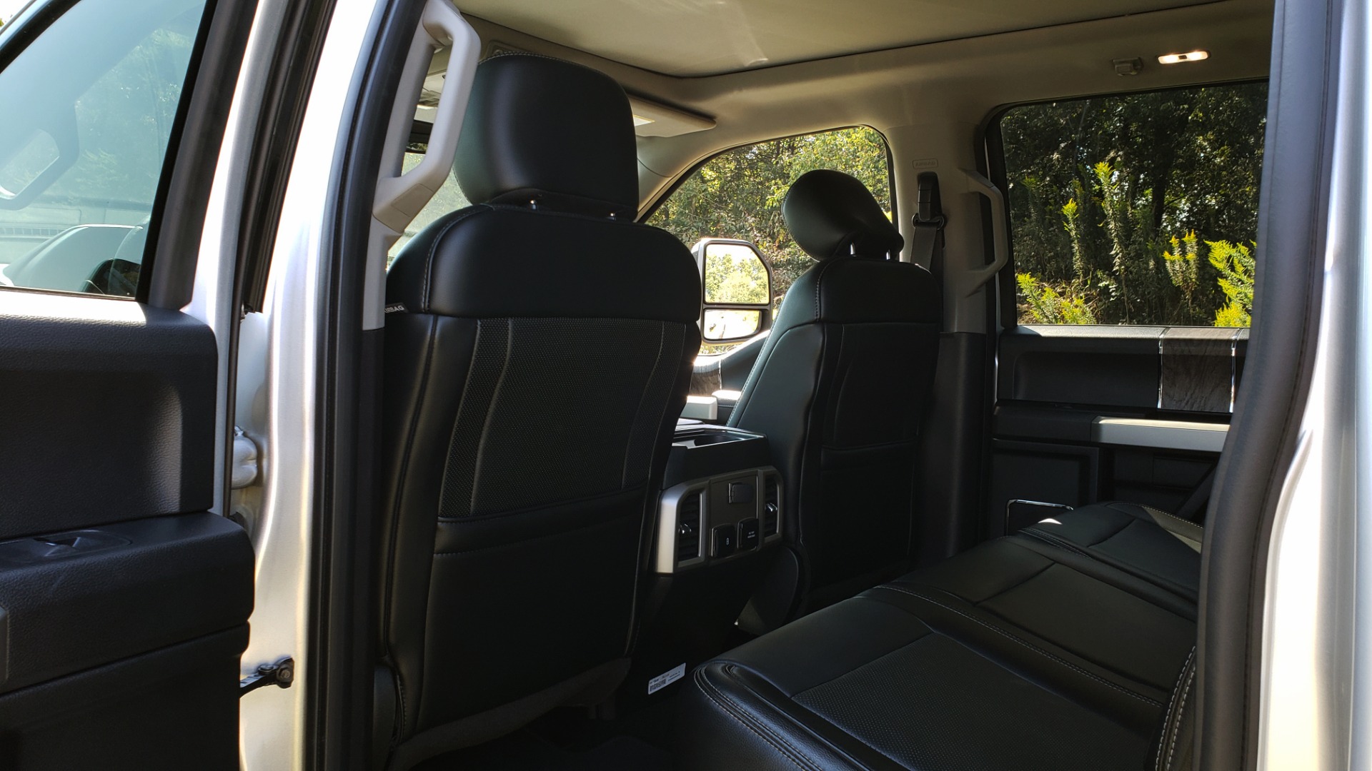 Used 2019 Ford SUPER DUTY F-250 SRW LARIAT 4WD / NAV / PANO-ROOF / B&O SND / REARVIEW / TAILGATE STEP for sale Sold at Formula Imports in Charlotte NC 28227 65