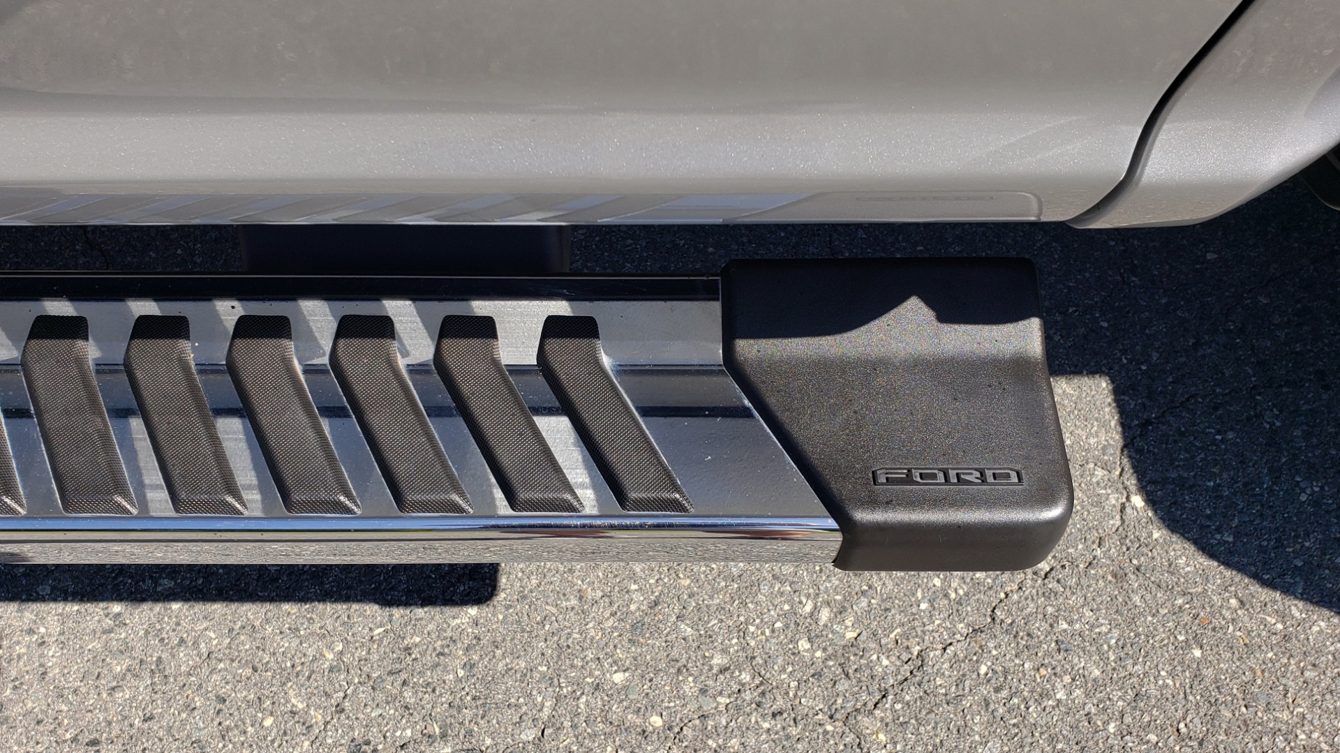 Used 2019 Ford SUPER DUTY F-250 SRW LARIAT 4WD / NAV / PANO-ROOF / B&O SND / REARVIEW / TAILGATE STEP for sale Sold at Formula Imports in Charlotte NC 28227 7