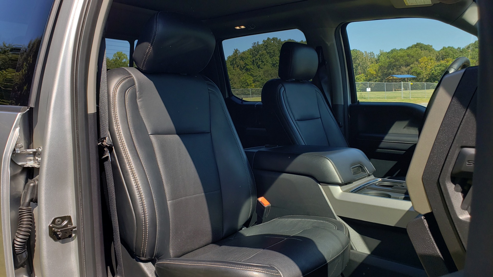 Used 2019 Ford SUPER DUTY F-250 SRW LARIAT 4WD / NAV / PANO-ROOF / B&O SND / REARVIEW / TAILGATE STEP for sale Sold at Formula Imports in Charlotte NC 28227 70