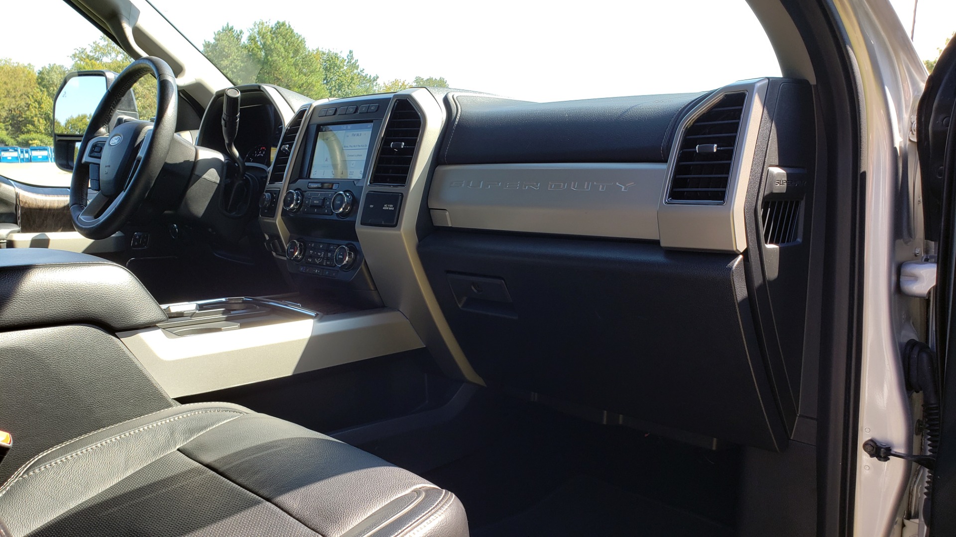 Used 2019 Ford SUPER DUTY F-250 SRW LARIAT 4WD / NAV / PANO-ROOF / B&O SND / REARVIEW / TAILGATE STEP for sale Sold at Formula Imports in Charlotte NC 28227 71