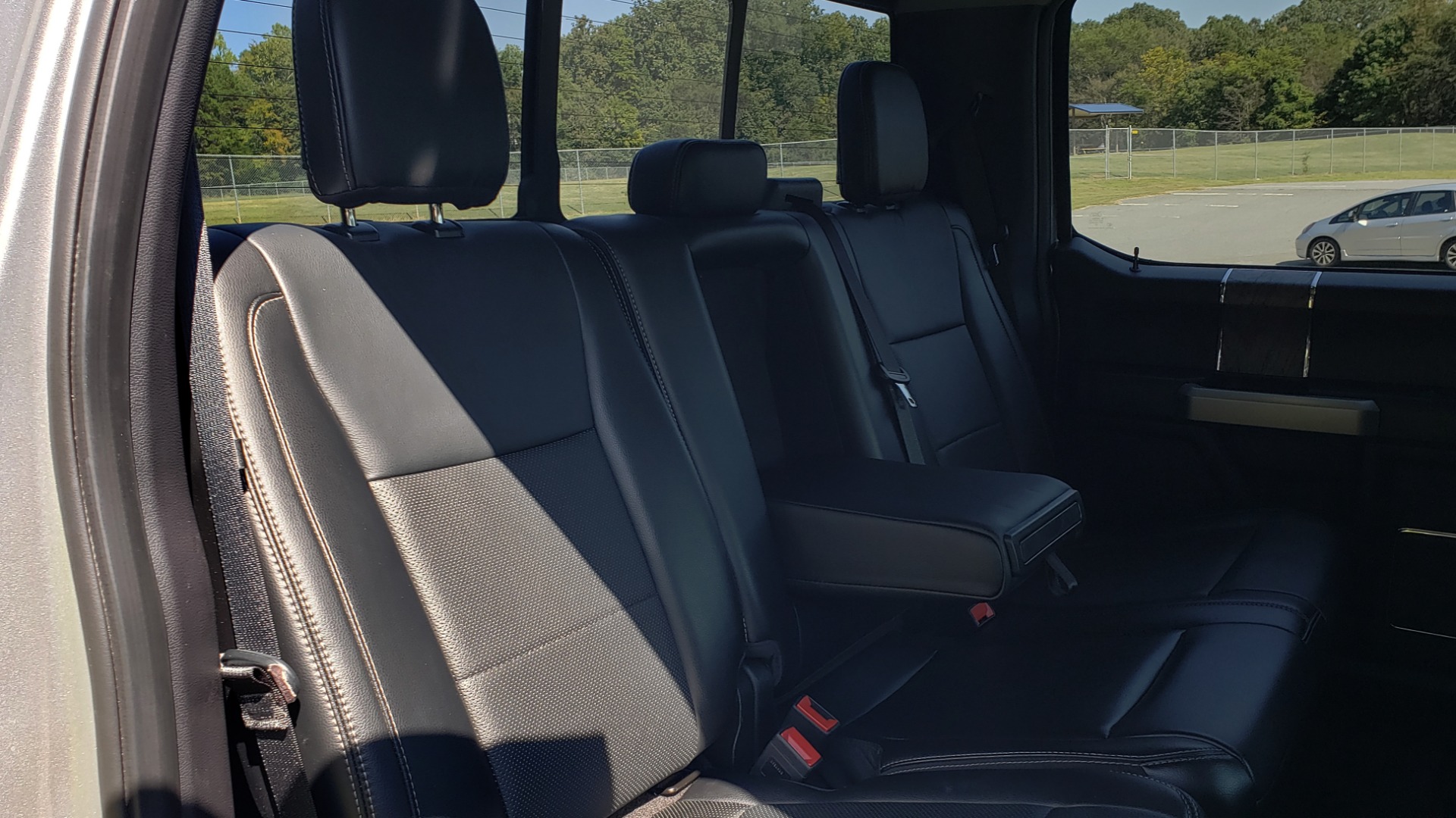Used 2019 Ford SUPER DUTY F-250 SRW LARIAT 4WD / NAV / PANO-ROOF / B&O SND / REARVIEW / TAILGATE STEP for sale Sold at Formula Imports in Charlotte NC 28227 74
