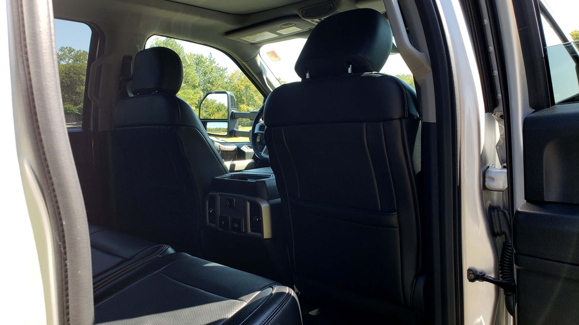 Used 2019 Ford SUPER DUTY F-250 SRW LARIAT 4WD / NAV / PANO-ROOF / B&O SND / REARVIEW / TAILGATE STEP for sale Sold at Formula Imports in Charlotte NC 28227 76