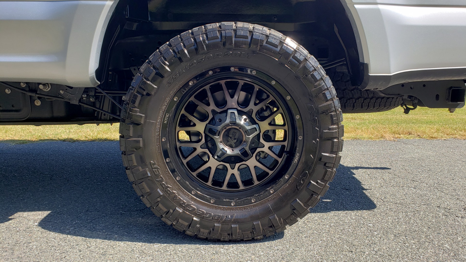 Used 2019 Ford SUPER DUTY F-250 SRW LARIAT 4WD / NAV / PANO-ROOF / B&O SND / REARVIEW / TAILGATE STEP for sale Sold at Formula Imports in Charlotte NC 28227 86