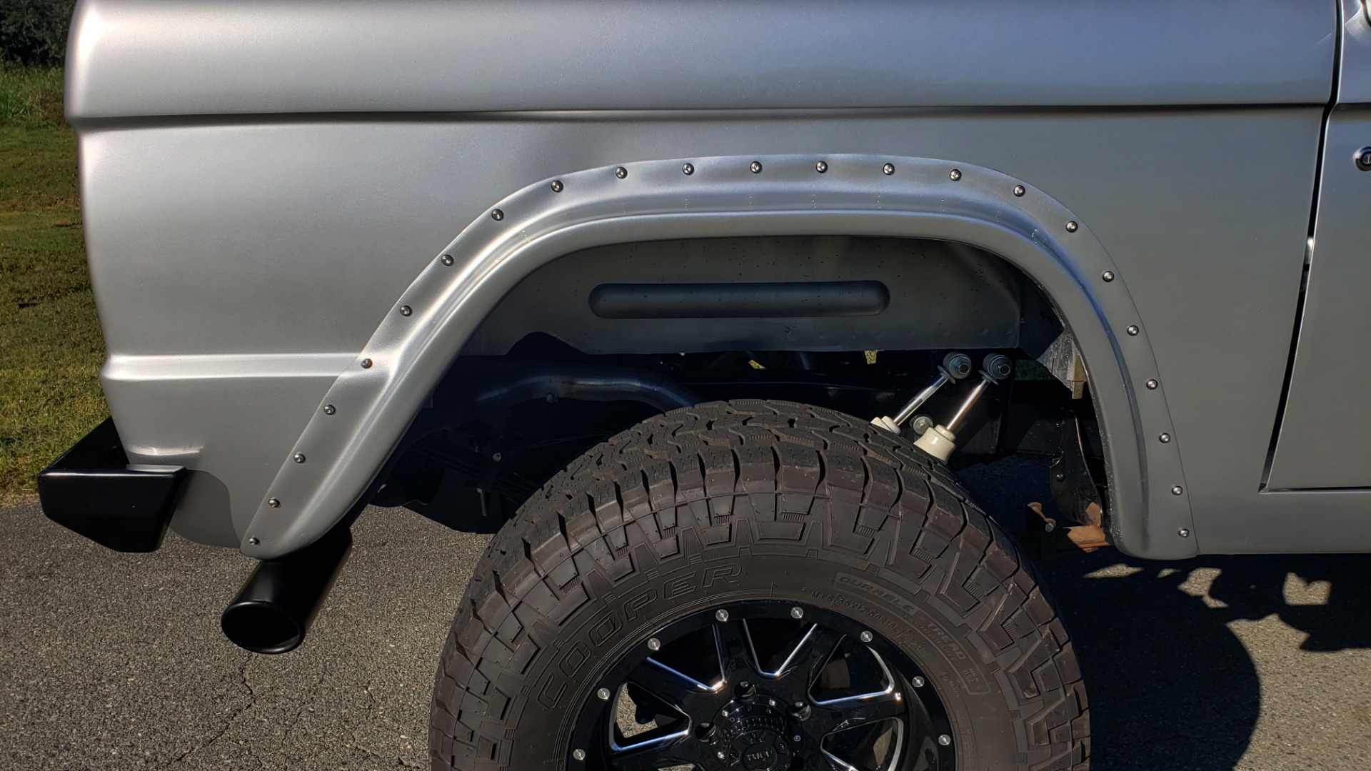 Used 1977 Ford BRONCO SPORT / CUSTOM RESTO-MOD / 5.0L COYOTE MOTOR / 4X4 / LEATHER for sale Sold at Formula Imports in Charlotte NC 28227 21